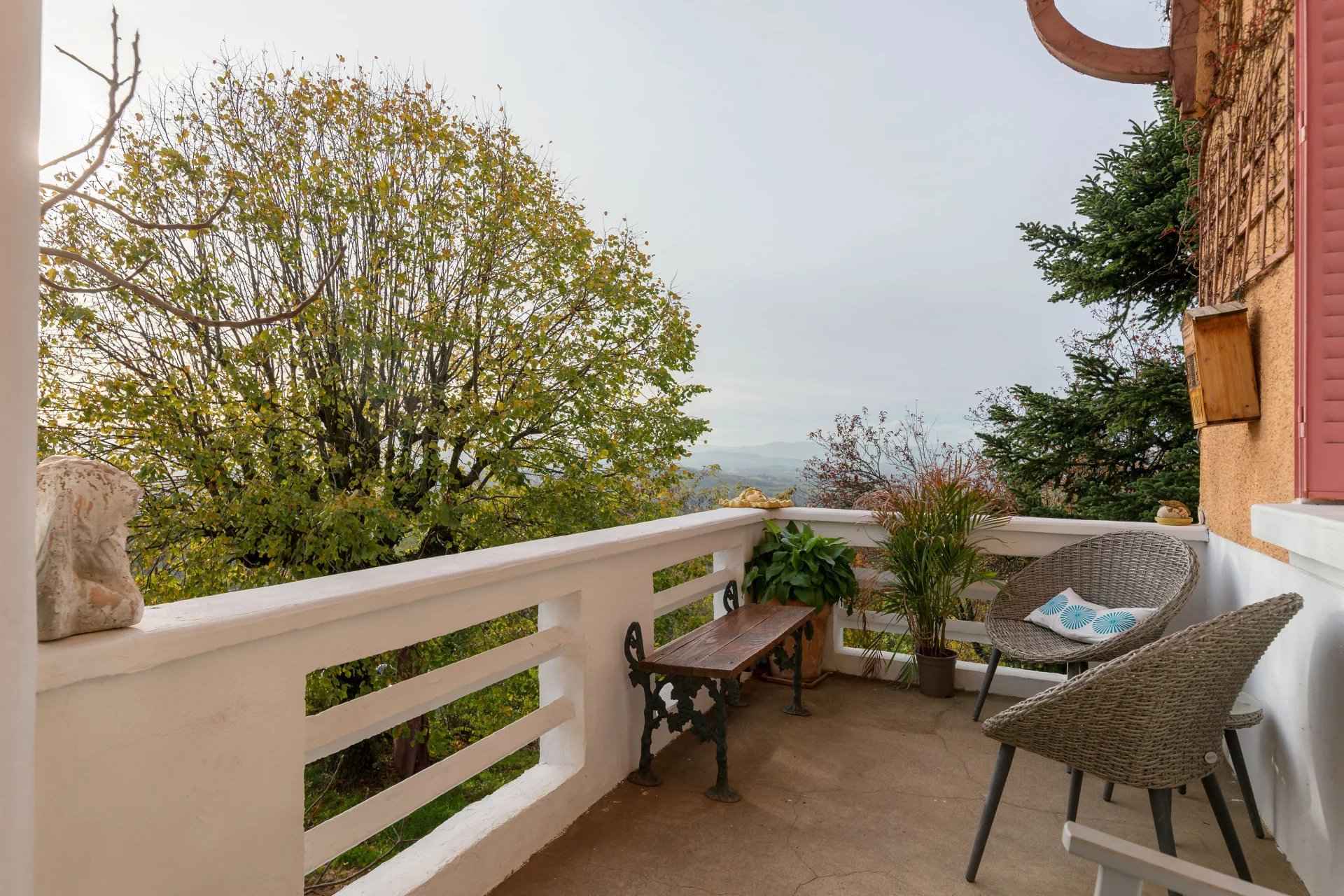 Maison / Villa - Barnes Lyon, agence immobilière de prestige