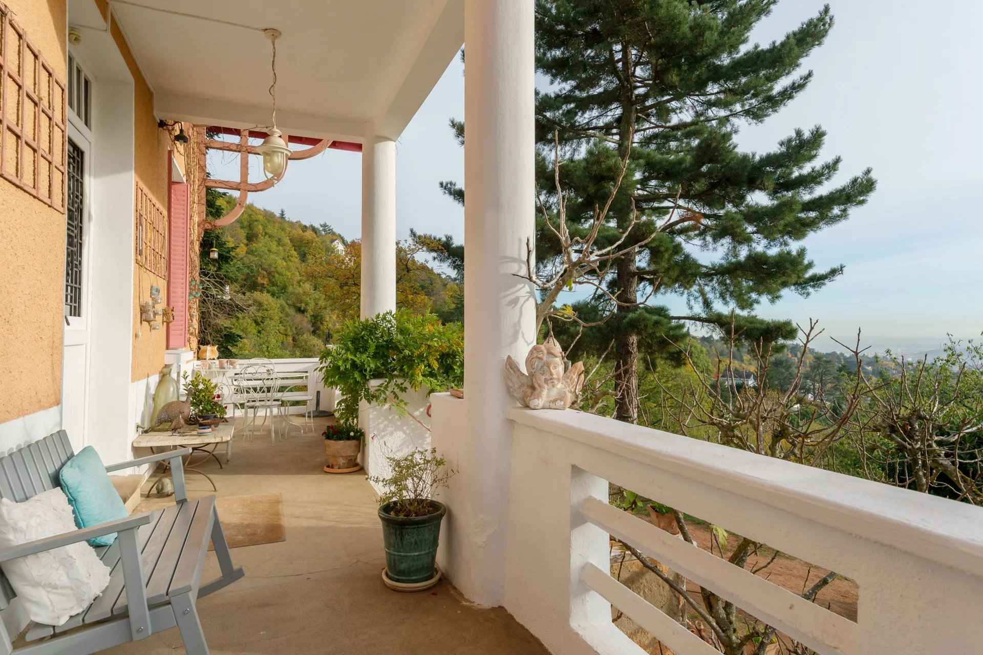 Maison / Villa - Barnes Lyon, agence immobilière de prestige