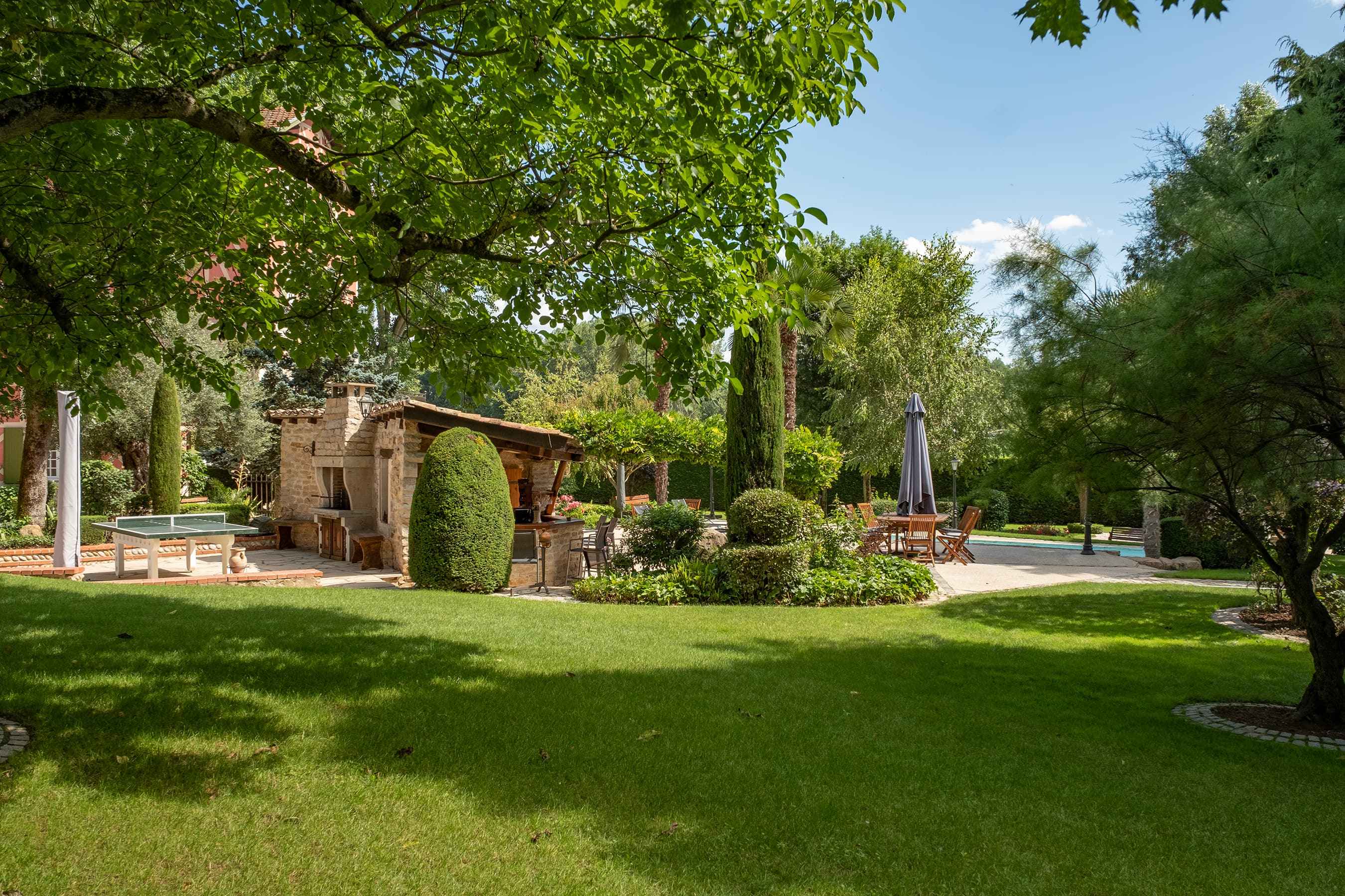 barnes-lyon-a-vendre-propriete-familiale-sainte-euphemie