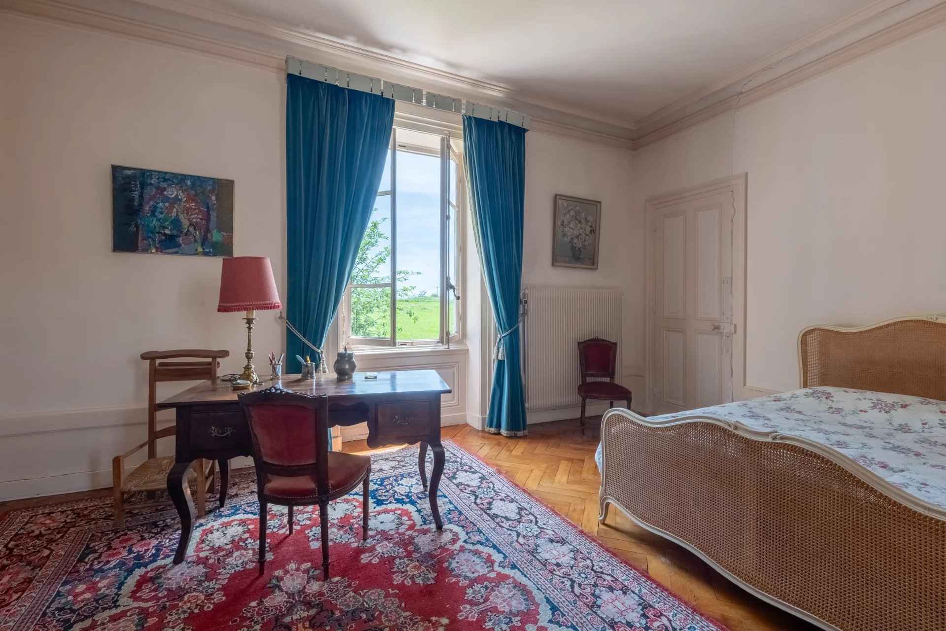 À vendre château à Lacenas