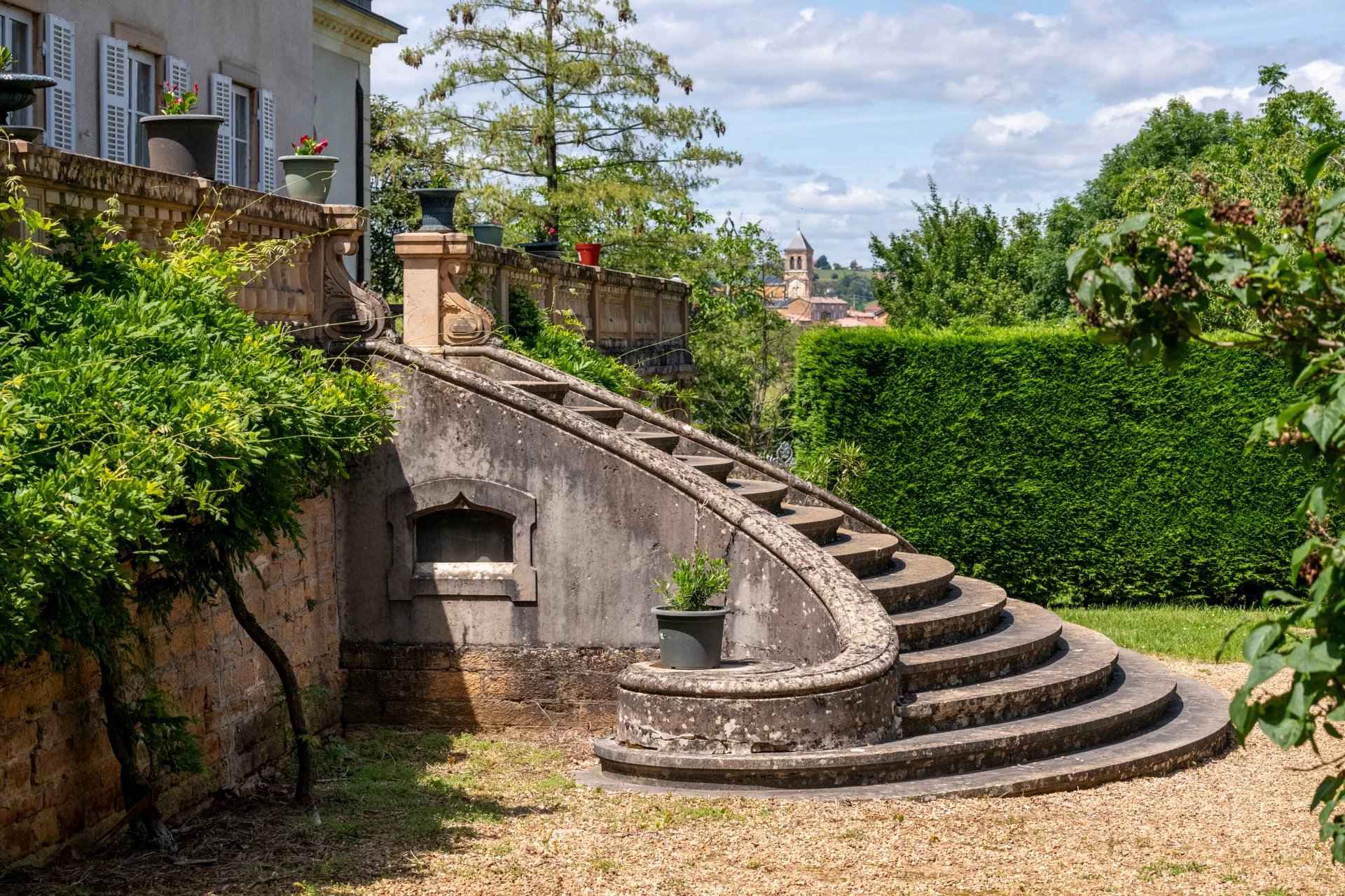 À vendre château à Lacenas