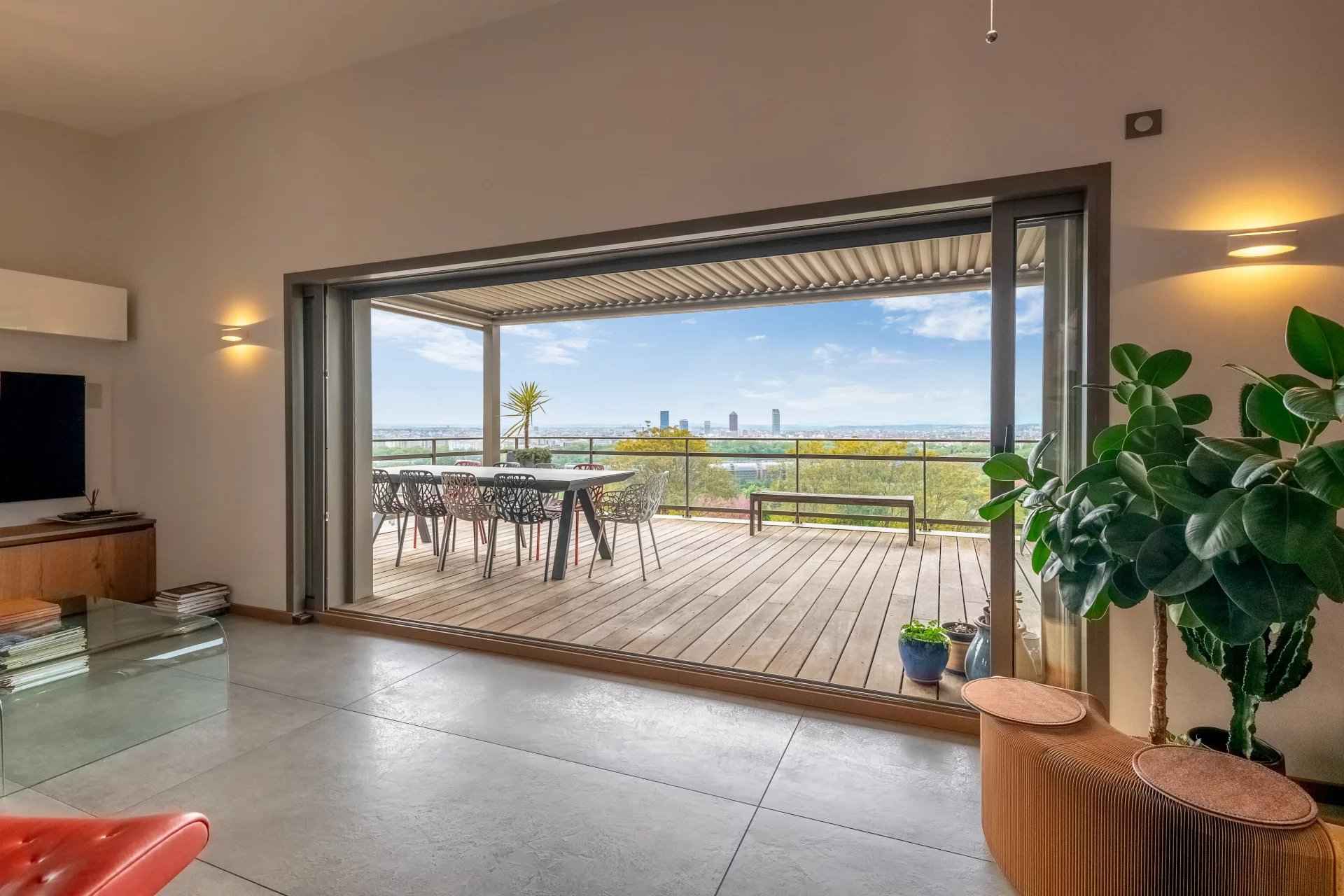 À vendre appartement toit-terrasse à Caluire-et-Cuire 