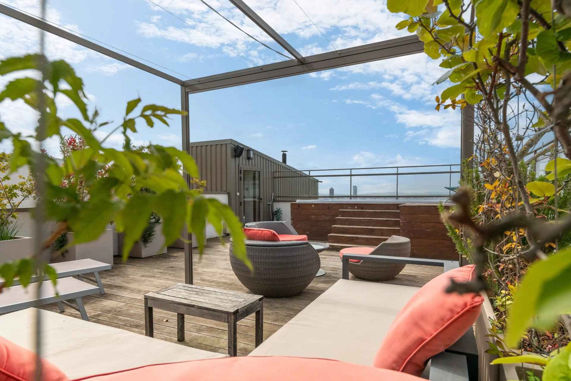 À vendre appartement toit-terrasse à Caluire-et-Cuire 