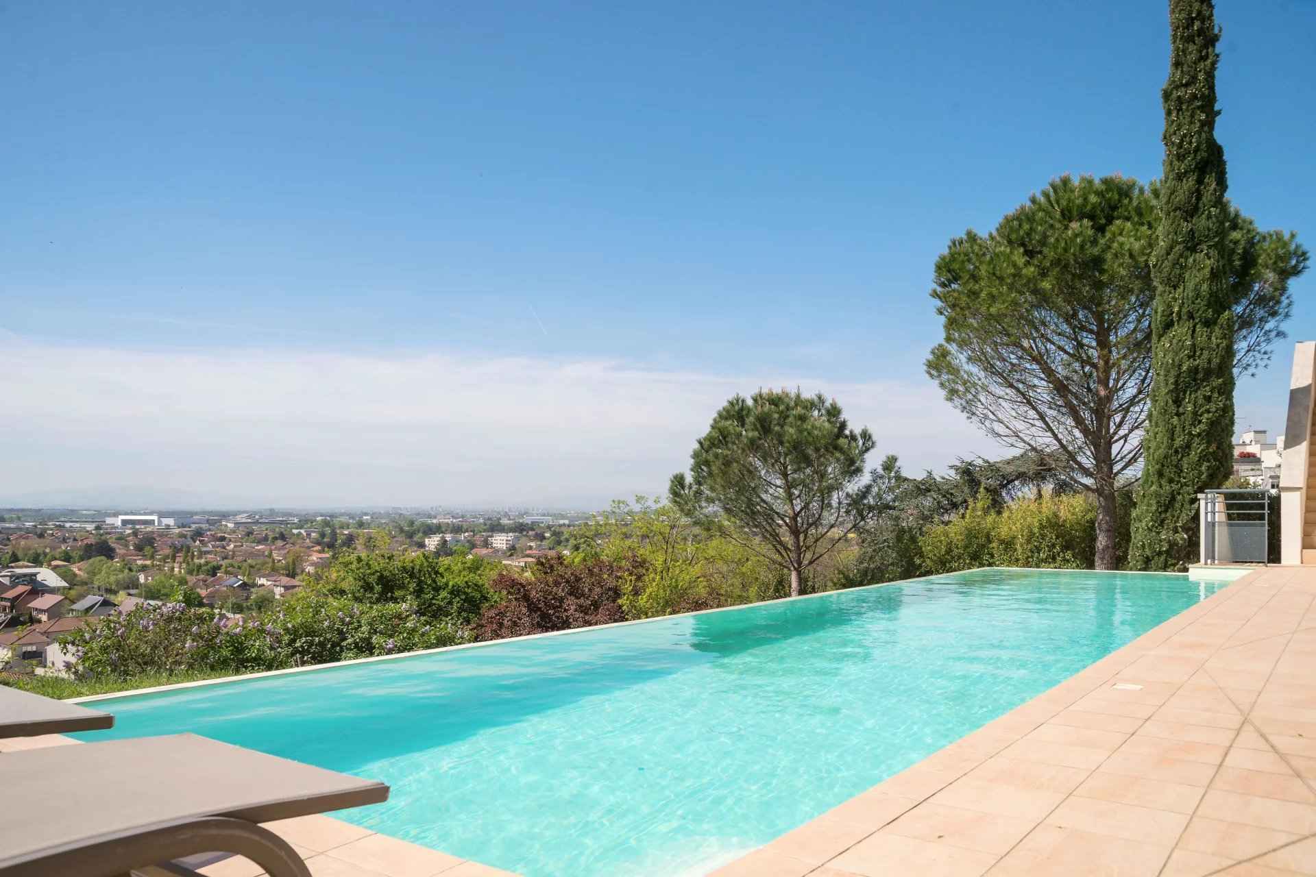 À vendre maison d'architecte - Chassieu 