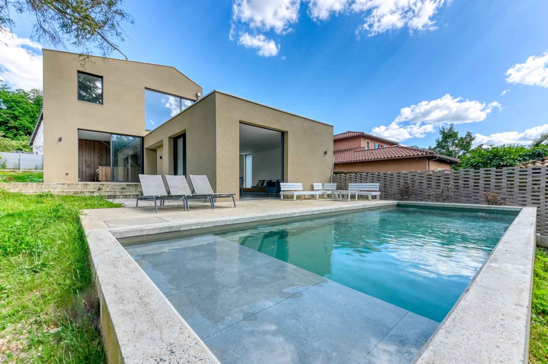 59d226b4c8c33aac82aa2439773e94d9 984de17d05 1920 original - Attribut alt par défaut.