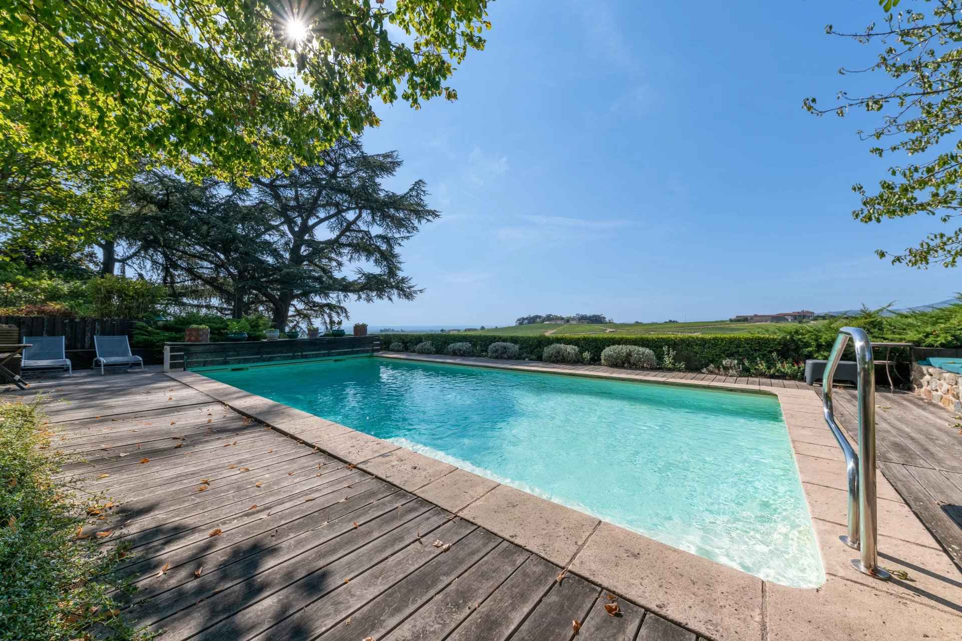 40f44fad08a85ce6086082962a75b4e0 127b537271 1920 original - Attribut alt par défaut.