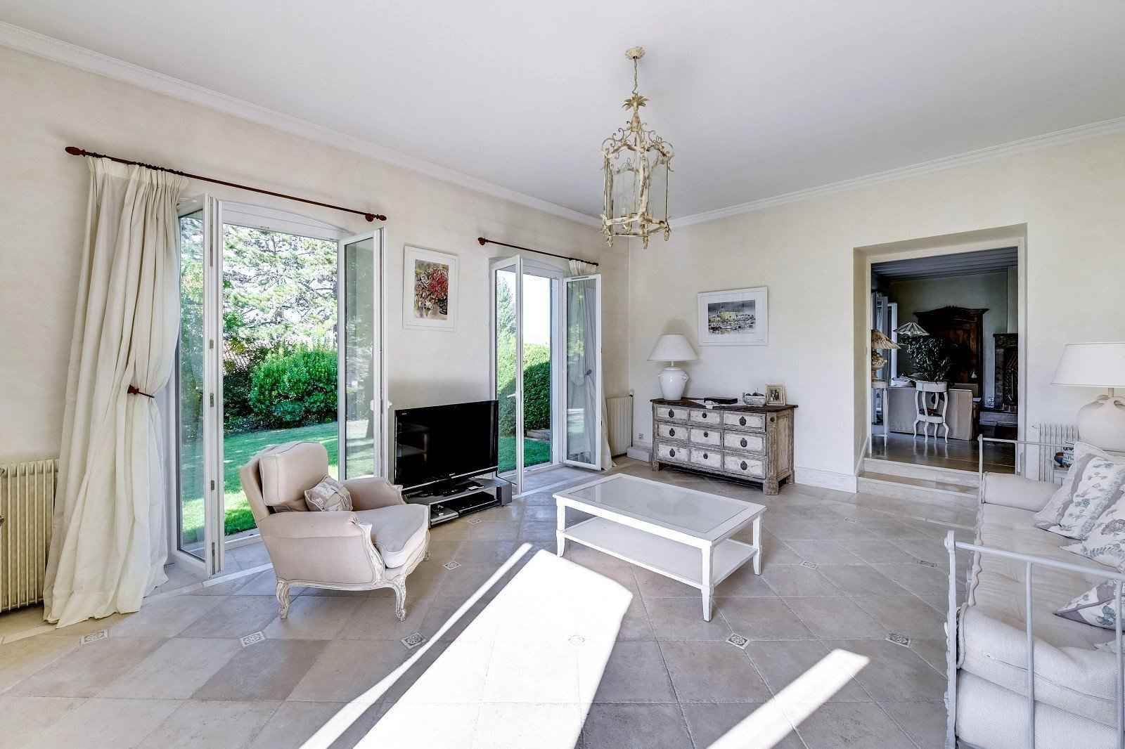 Da58370e37e938d9d0116e2b8d393ead 98e60394d0 1600 original - Attribut alt par défaut.