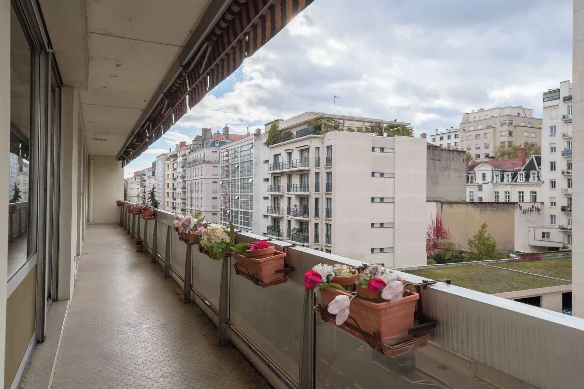 067beff28bf129cd7938f4e46c4f9a9b 52d5533b48 1920 original - Attribut alt par défaut.