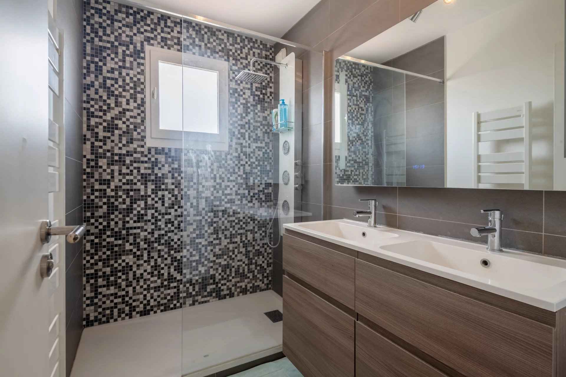 8fab9a752d9264afc446f61c8bd6cef4 a4f6f9edcc 1920 original - Attribut alt par défaut.