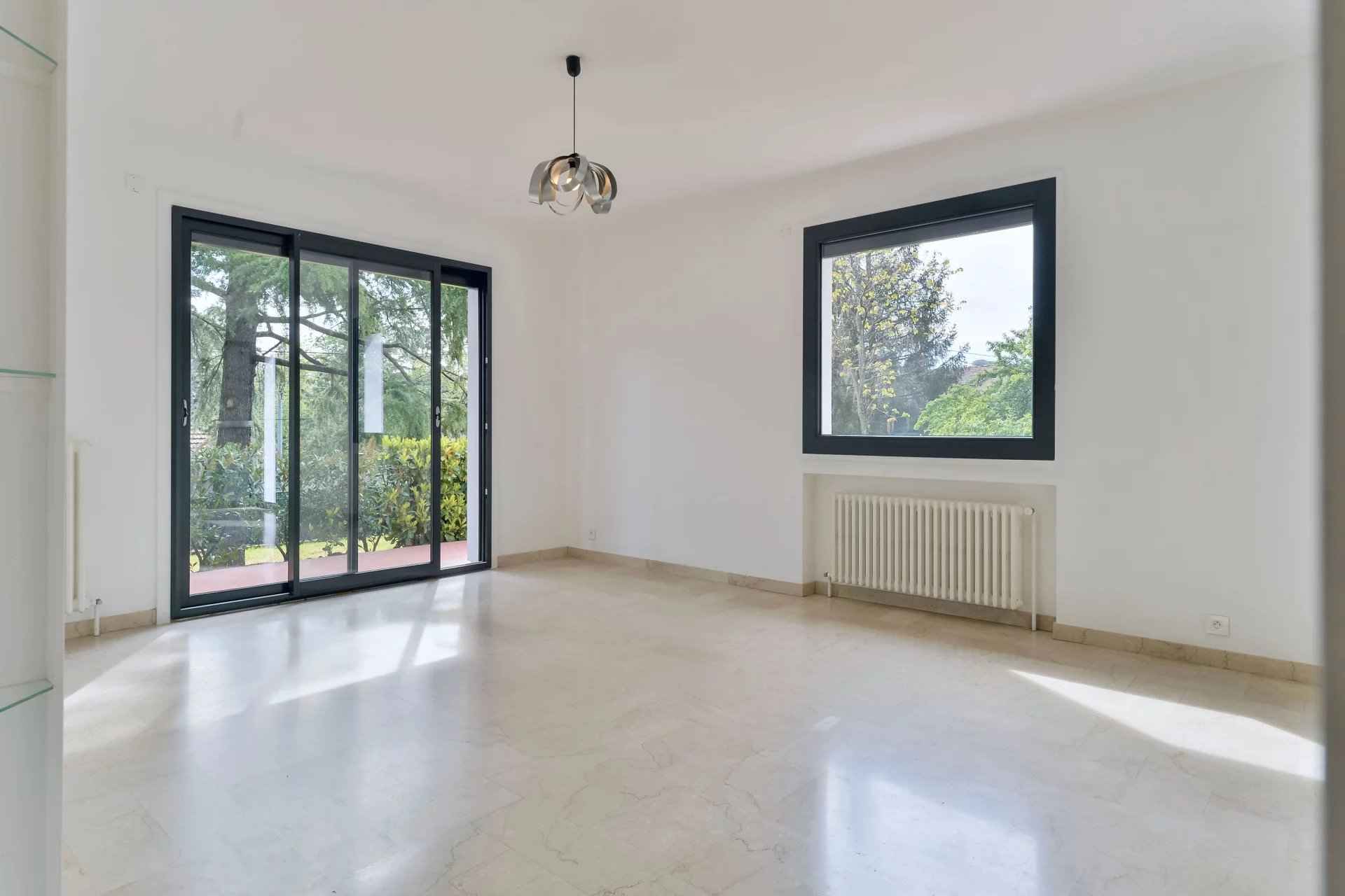 930e6e87f917fab3bdddbaa0c8ce9df7 972ea27b7f 1920 original - Attribut alt par défaut.