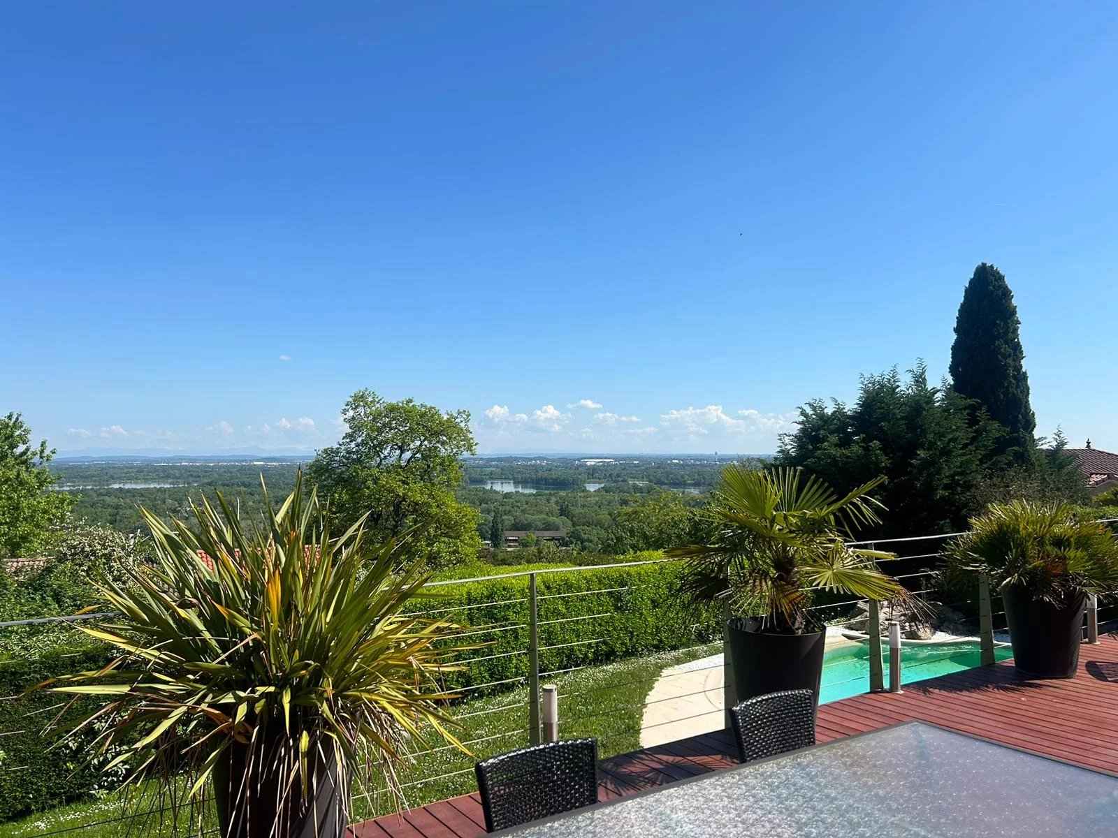 42eb4663642e6e5c90bbe269e888df2d 984fdaabf5 1600 original - Translation missing: en.helpers.application.image_tag.default_alt