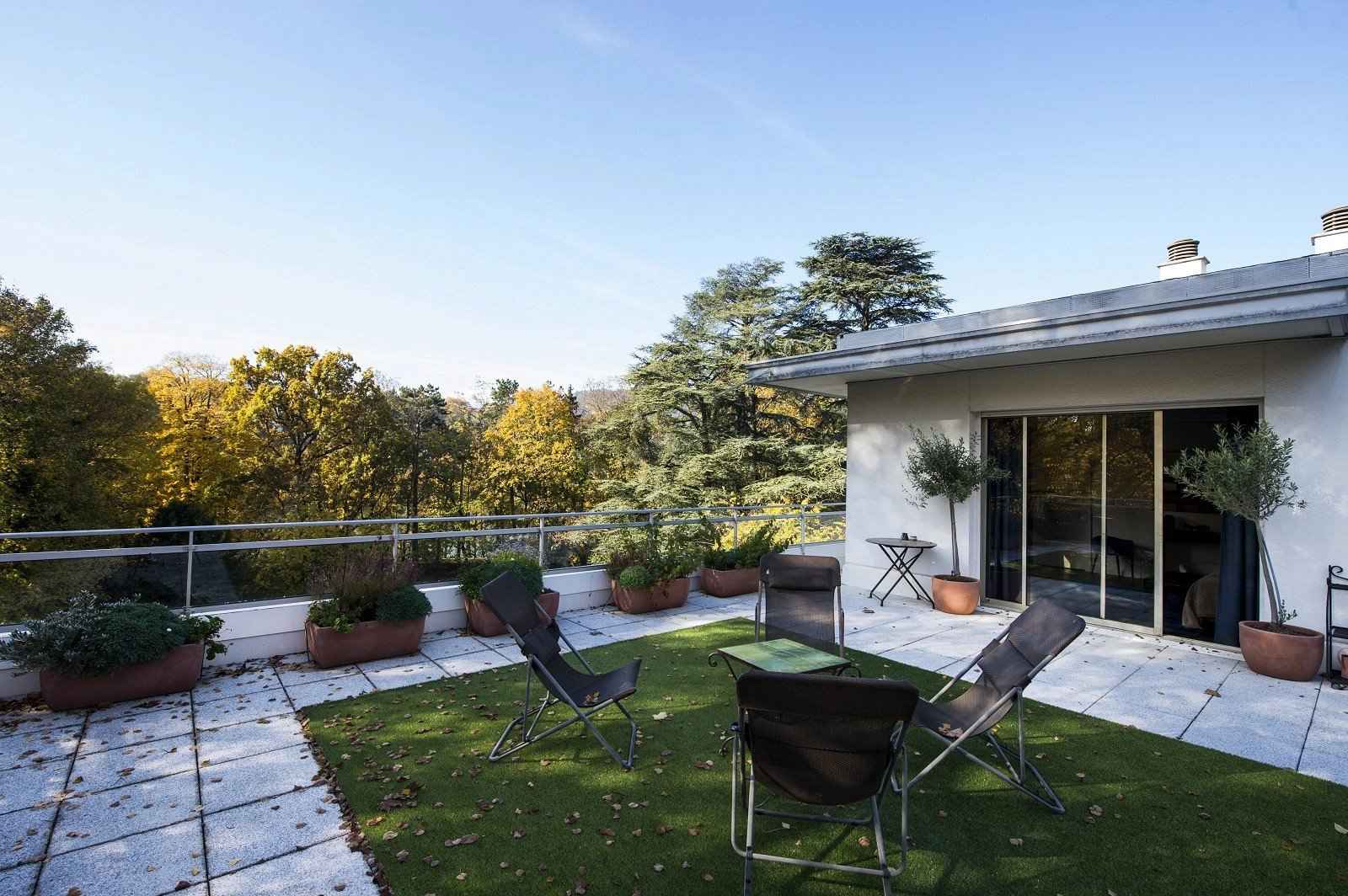 Cf80e7f0f08145c1dbbe4cac482f4165 332c10de7a 1600 original - Attribut alt par défaut.