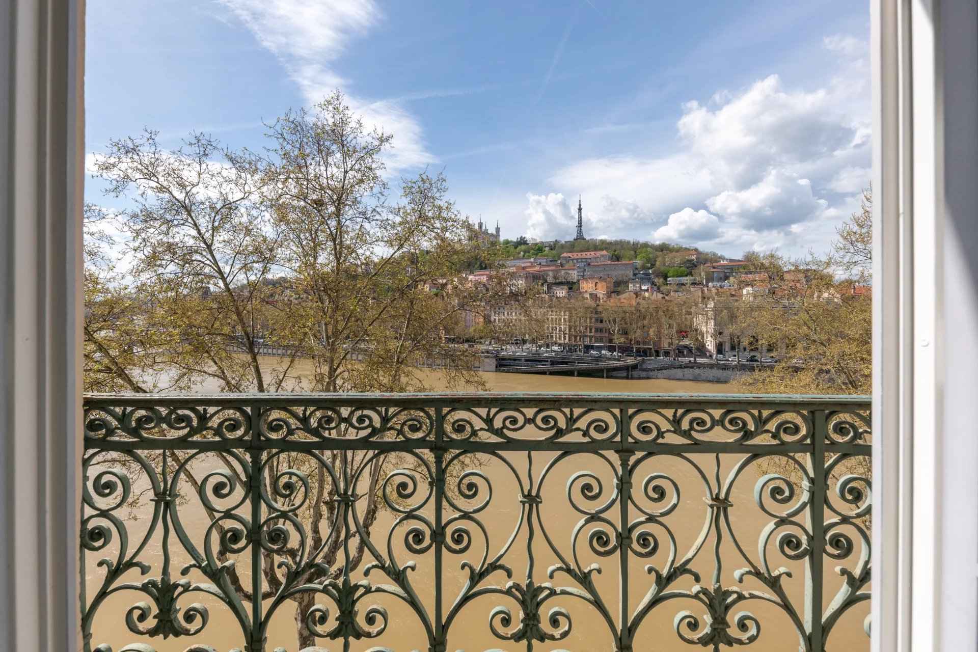 F90afed3752fe8a540539aa97217c0c1 433b70b134 1920 original - Attribut alt par défaut.