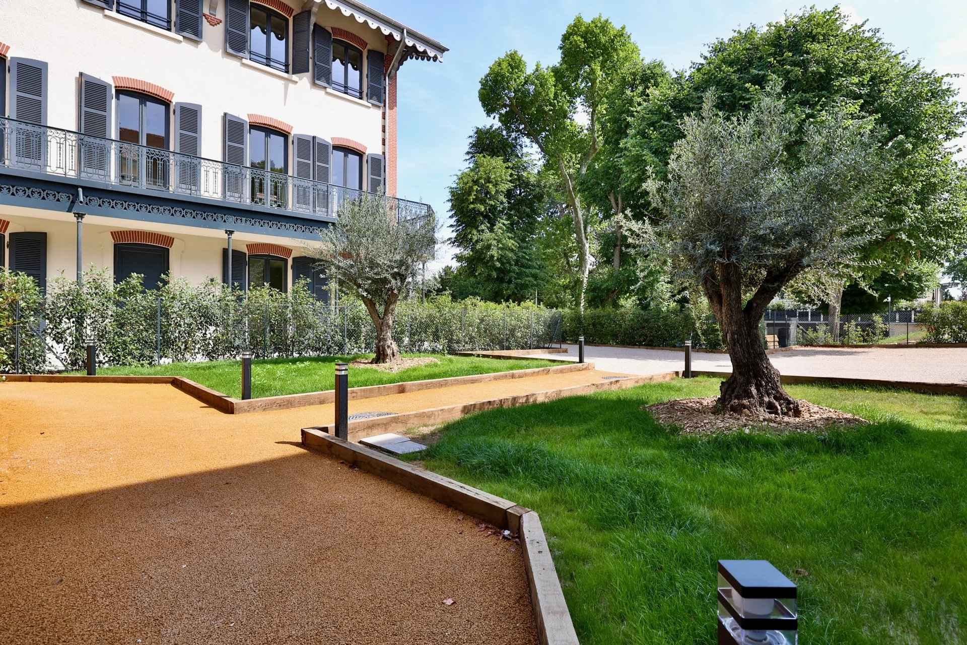 A75af3a41c89fe1da072411e16f31f26 1918c2b465 1920 original - Attribut alt par défaut.