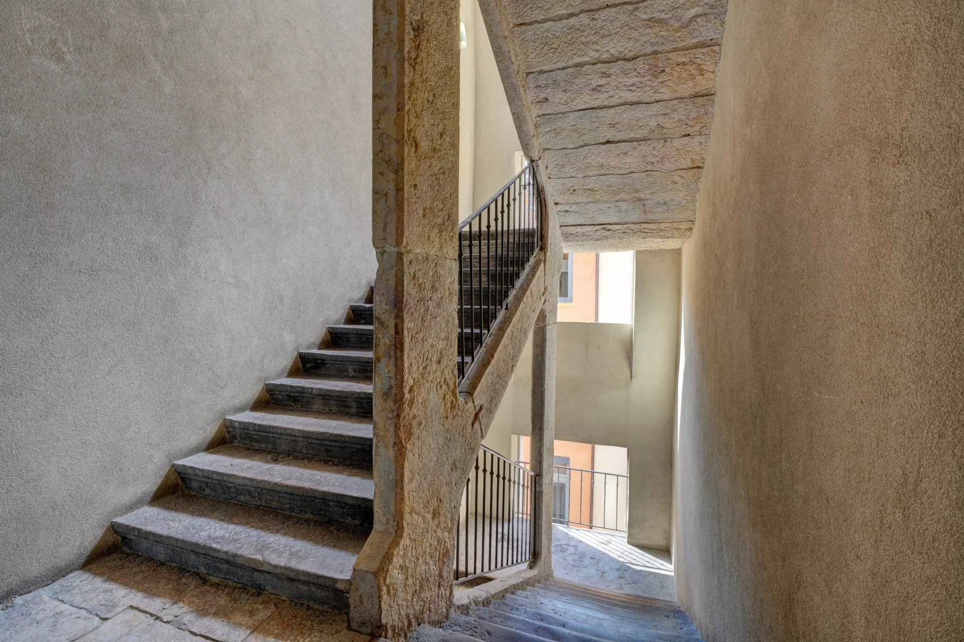 E29e148cbf4092e8a044ad2dc6bfd92e 698bf903ef 1920 original - Attribut alt par défaut.