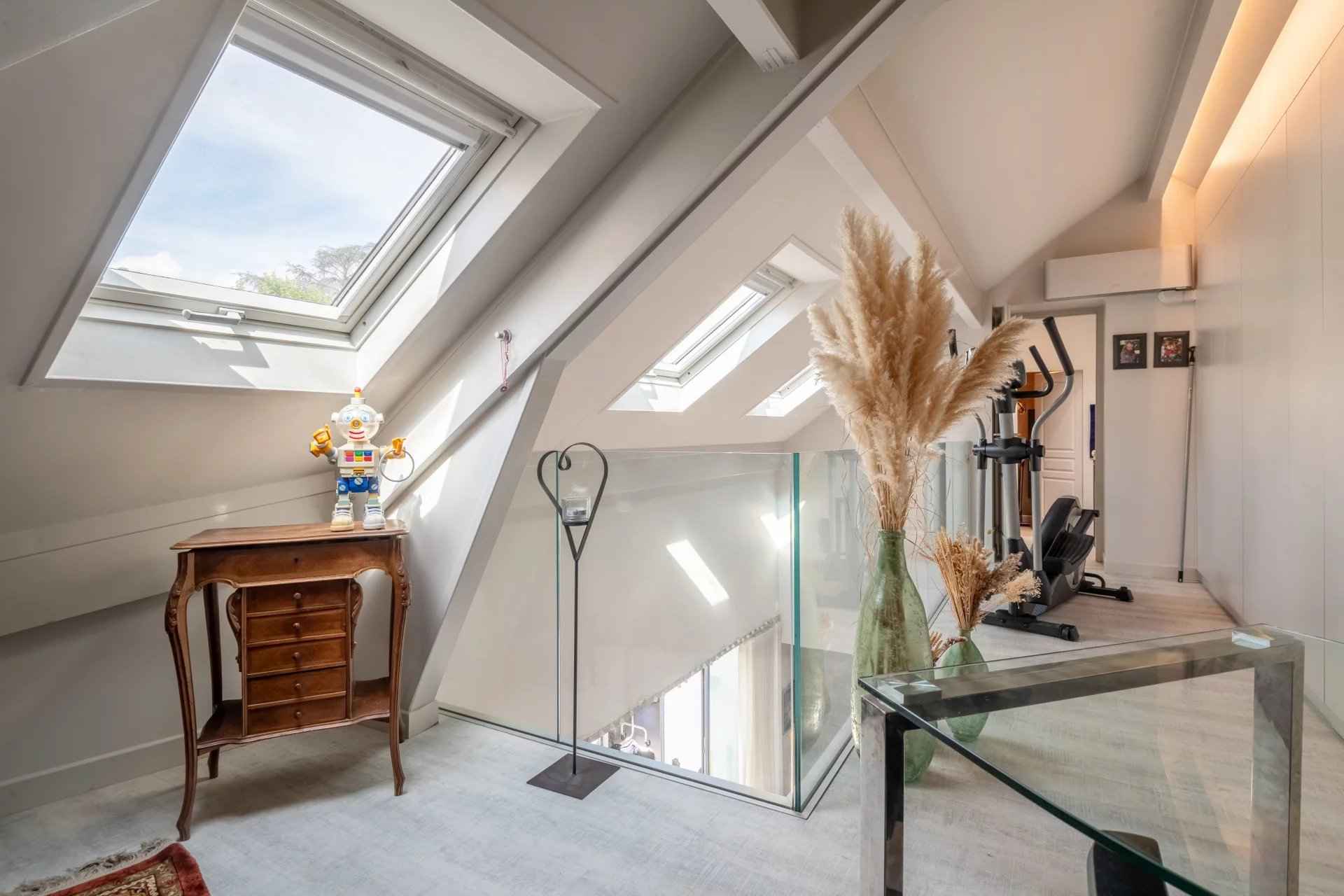 017c0d0adffca0fd53cda047dff4c2b1 619f19691f 1920 original - Attribut alt par défaut.