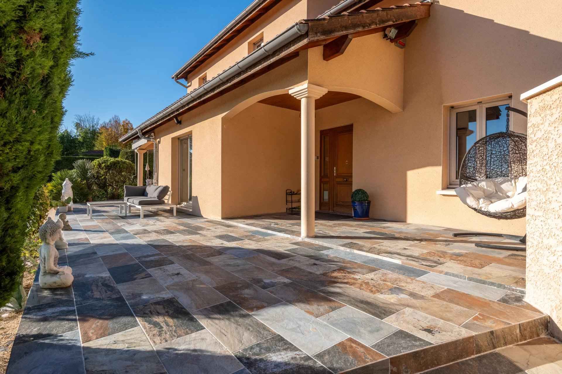 Aefb6d367cd68d8ffde9e8a5c7767987 1d95097f58 1920 original - Attribut alt par défaut.