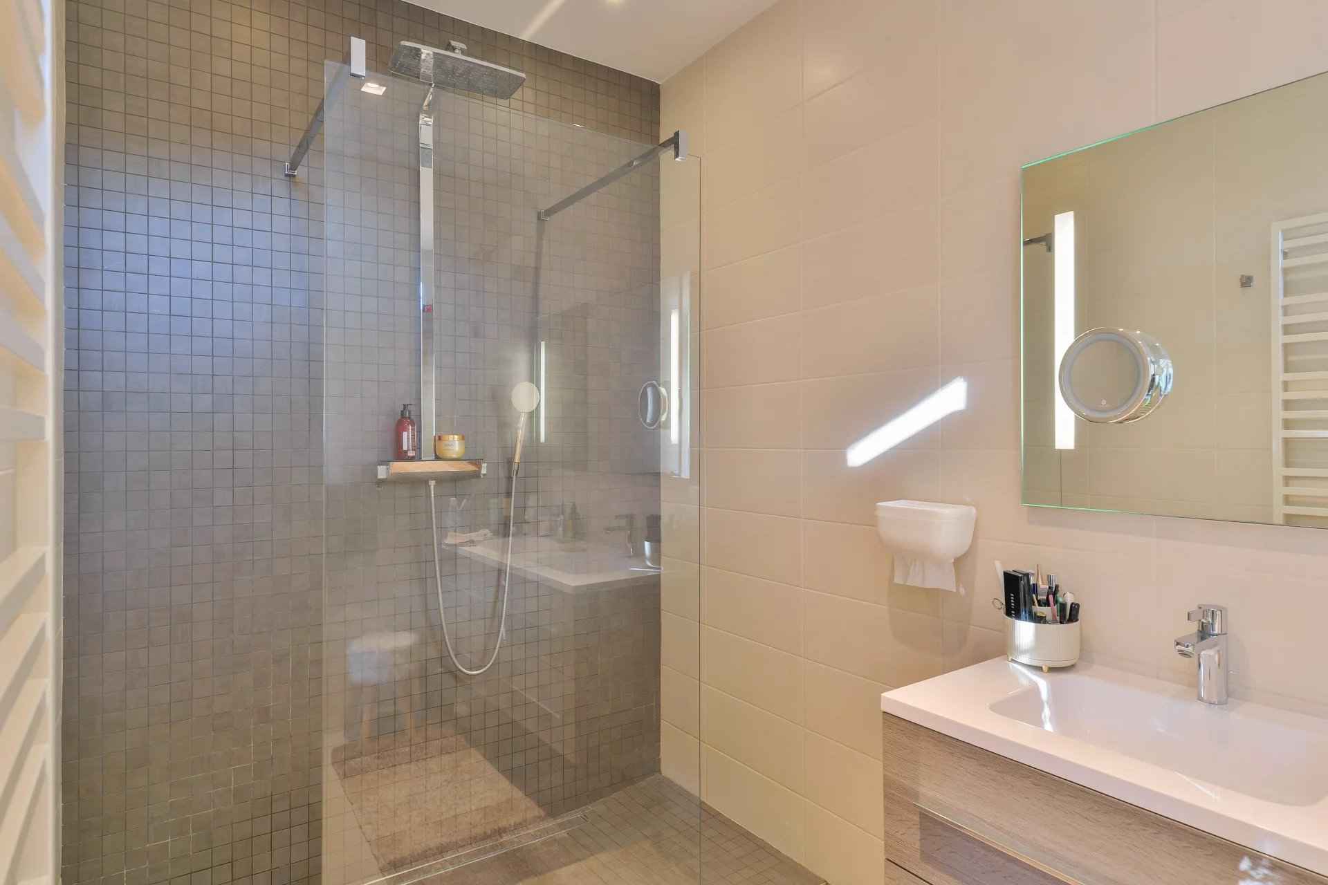 77a295c885346f17e9ac80f6797349e5 9997944580 1920 original - Attribut alt par défaut.