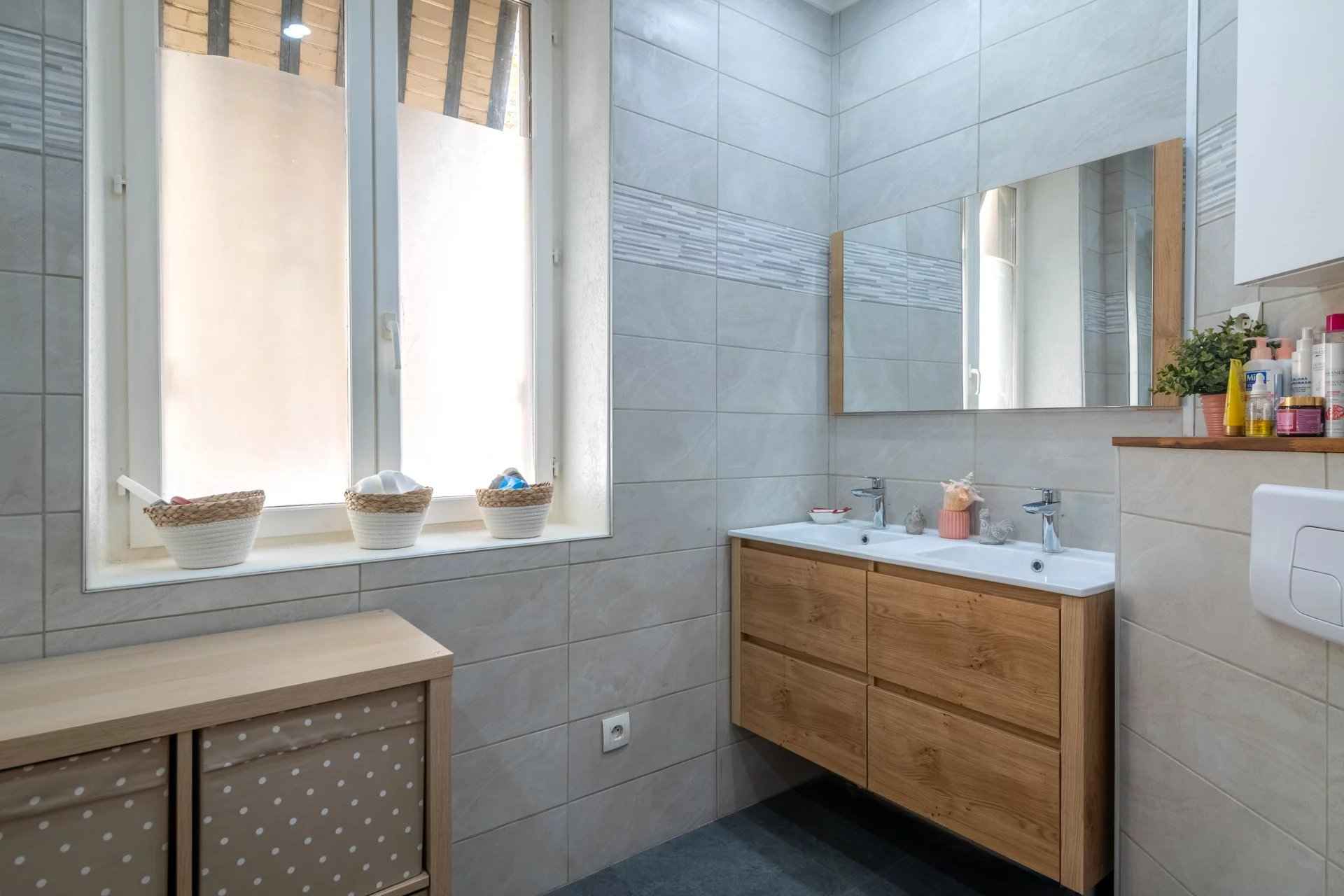 Cfb5c5c67d53186e36922187fb155425 210a170989 1920 original - Attribut alt par défaut.