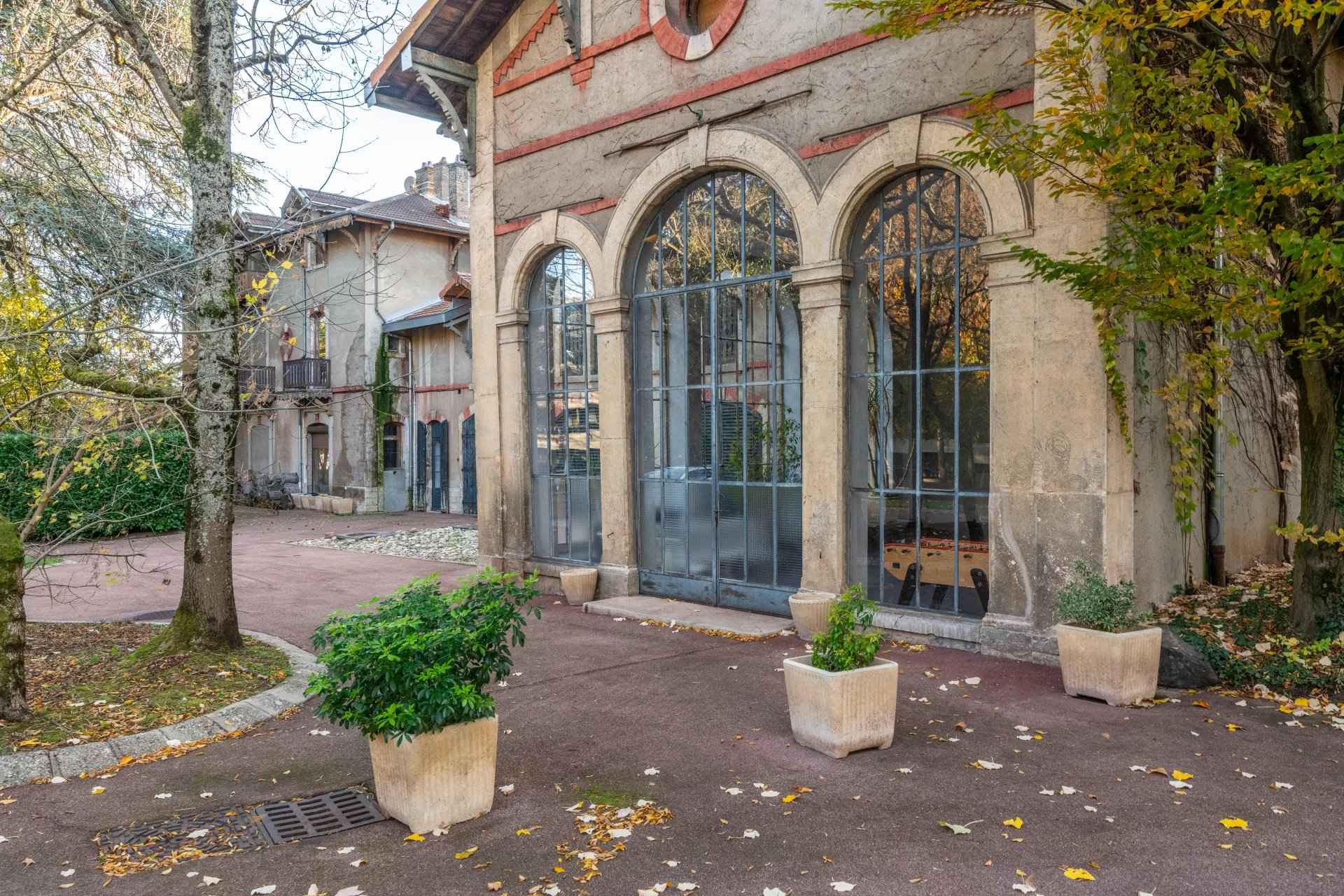 2d5c1f065a0c5ed8b9ff31f87f51b3cf 1d91408067 1920 original - Translation missing: en.helpers.application.image_tag.default_alt