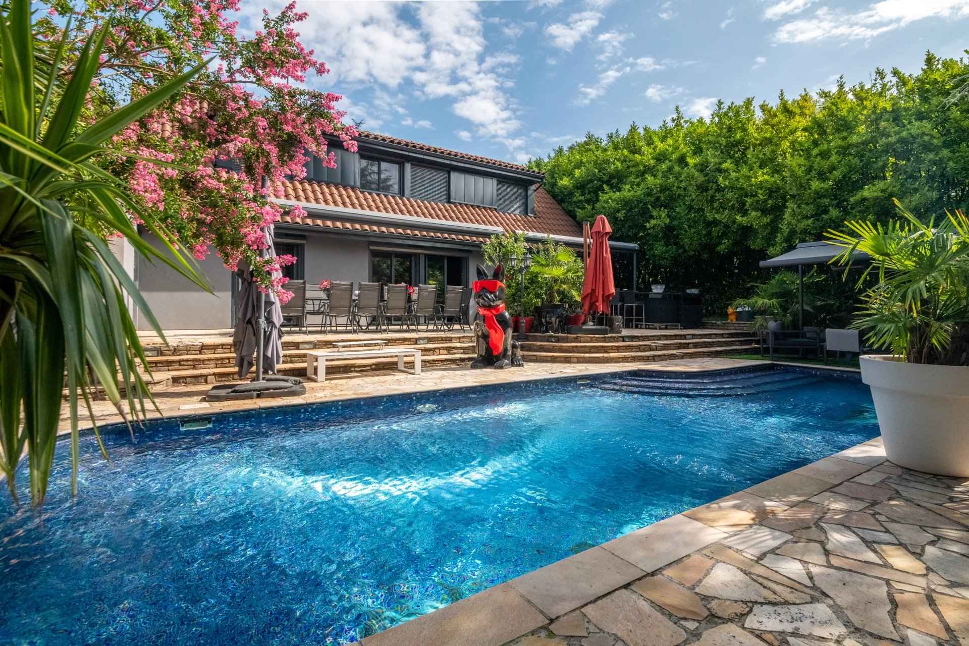 6310cba3ce64cc2978c9d74c420fc98d e75b966080 1920 original - Attribut alt par défaut.