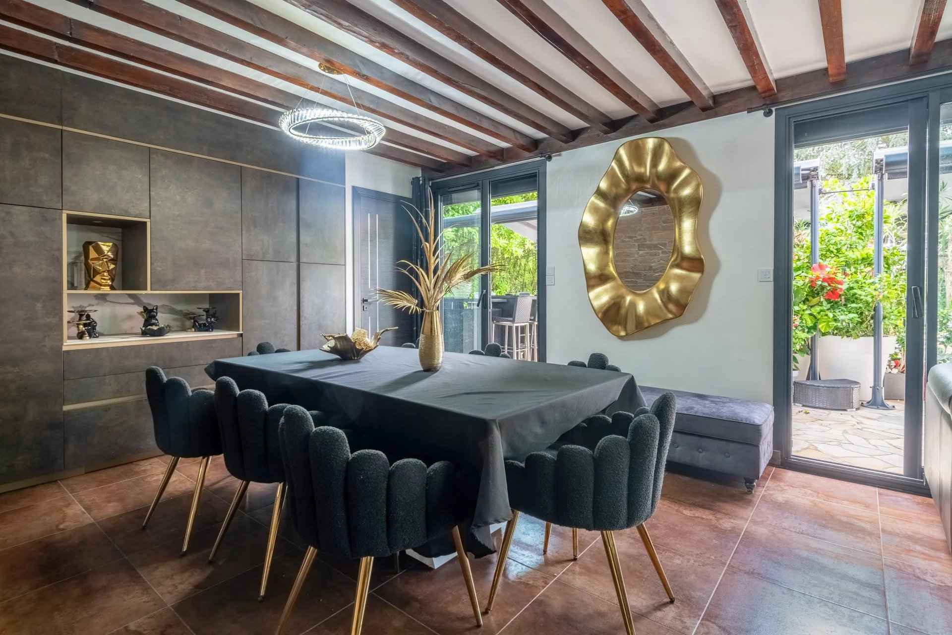 75bf1736e431ec54798710c67e524f93 05fb6f8b31 1920 original - Attribut alt par défaut.