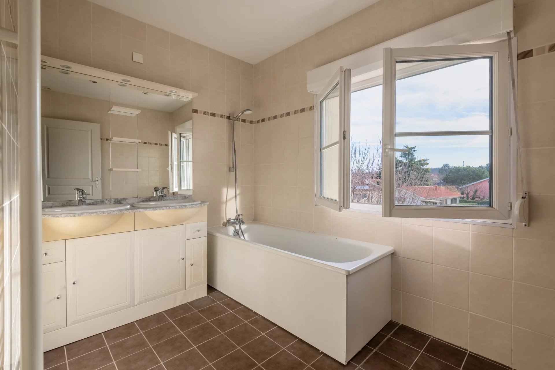 8f93d0d00a5748ac0c36cdaa8ea5bb0a e8cf0f9a9b 1920 original - Translation missing: en.helpers.application.image_tag.default_alt