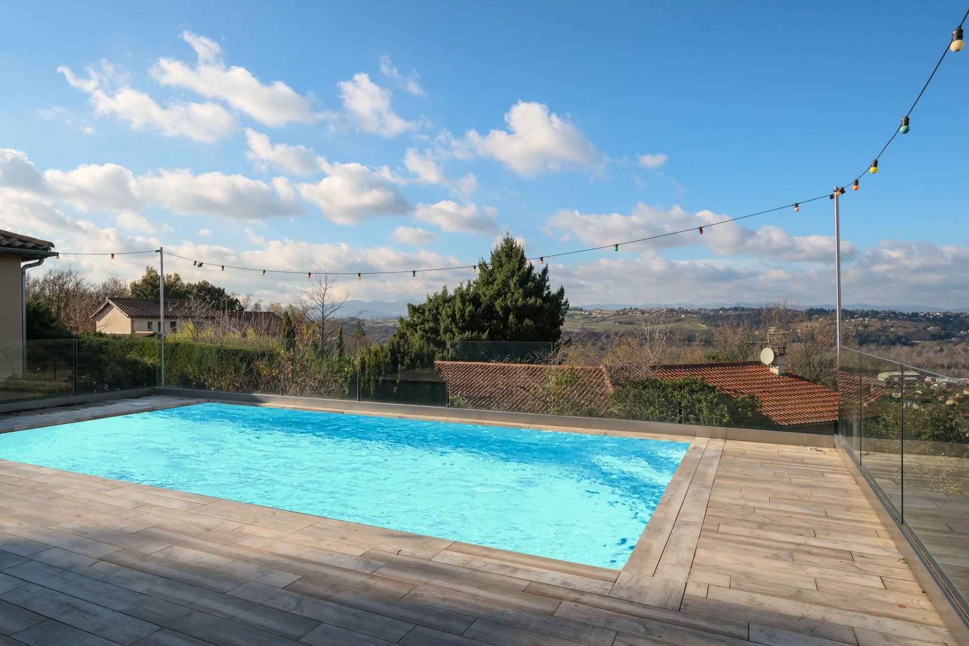 De8a6a4185748ff101a0f8866c71329e 0808d34022 1920 original - Translation missing: en.helpers.application.image_tag.default_alt