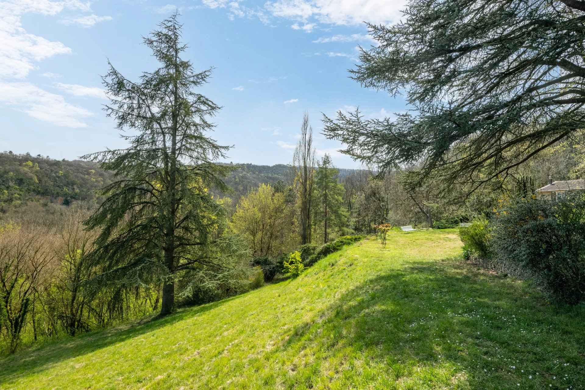 1df360db007265525667925c41bfeda4 08bd0bba69 1920 original - Attribut alt par défaut.