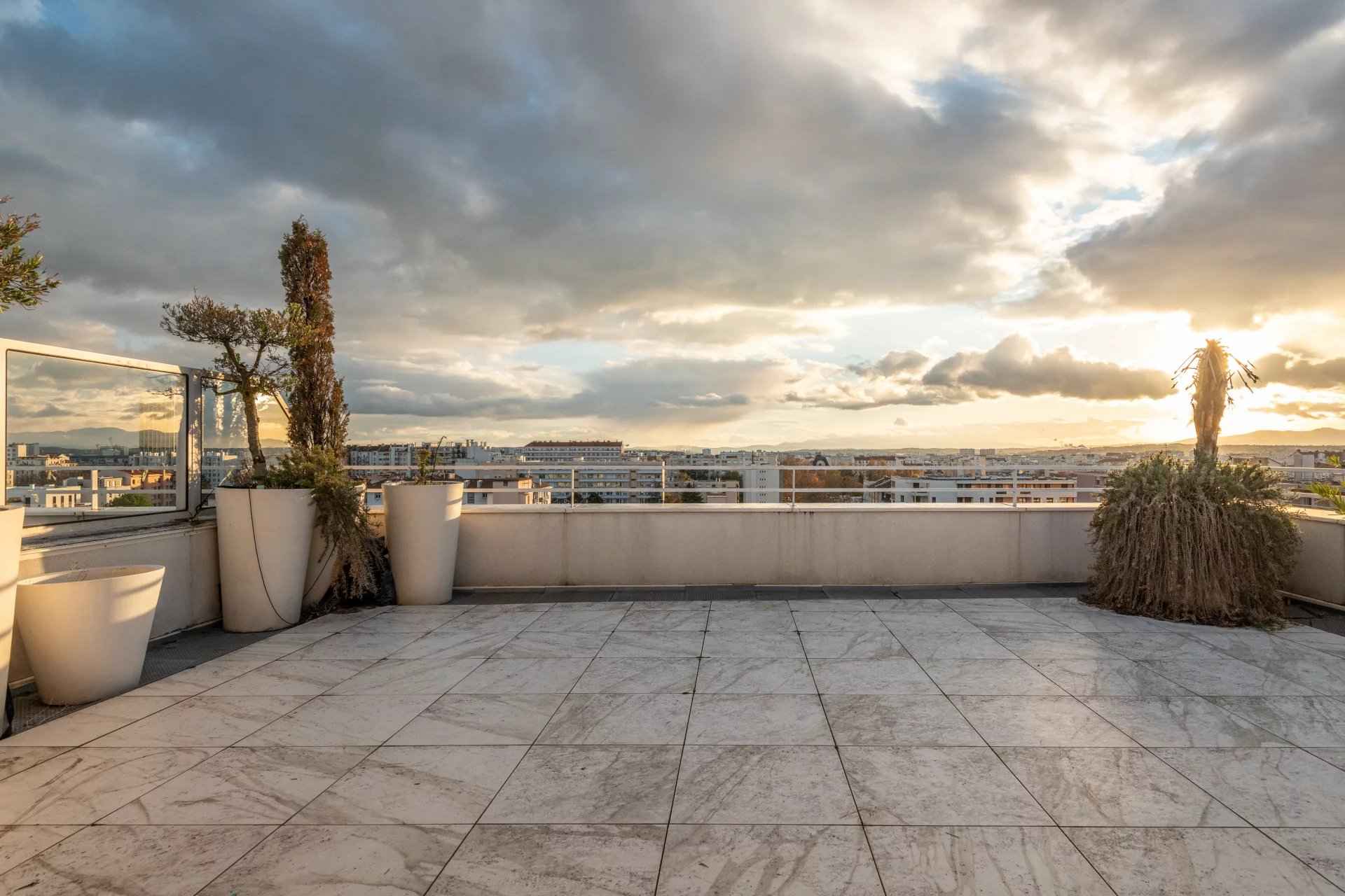 2ed11941b7e99a5cbcaa2a2f953f17fb 2a72de75d9 1920 original - Attribut alt par défaut.