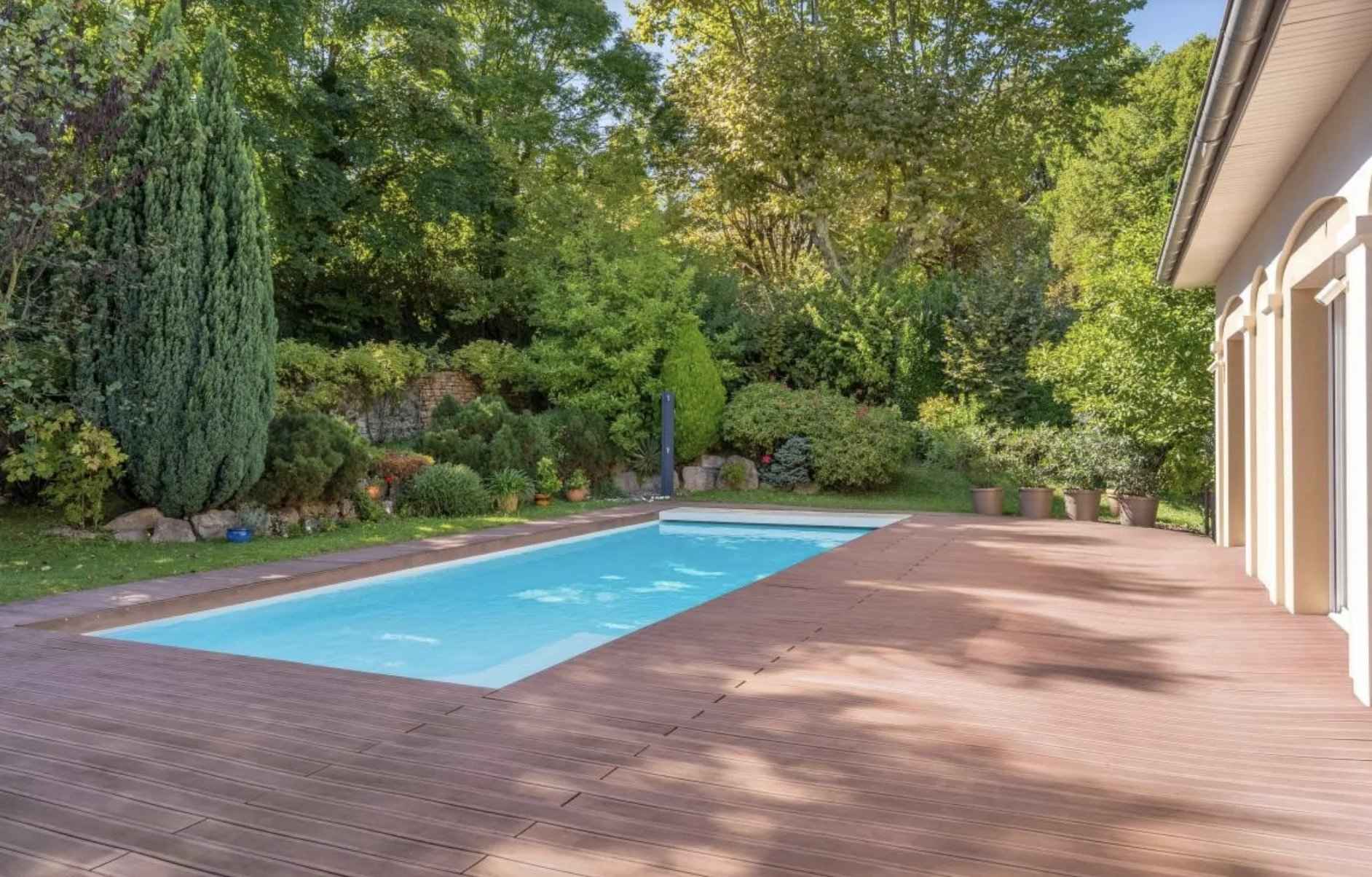 0be35e526fe9afdae643b7eab54aa7f7 42c161a6af 1884 original - Attribut alt par défaut.