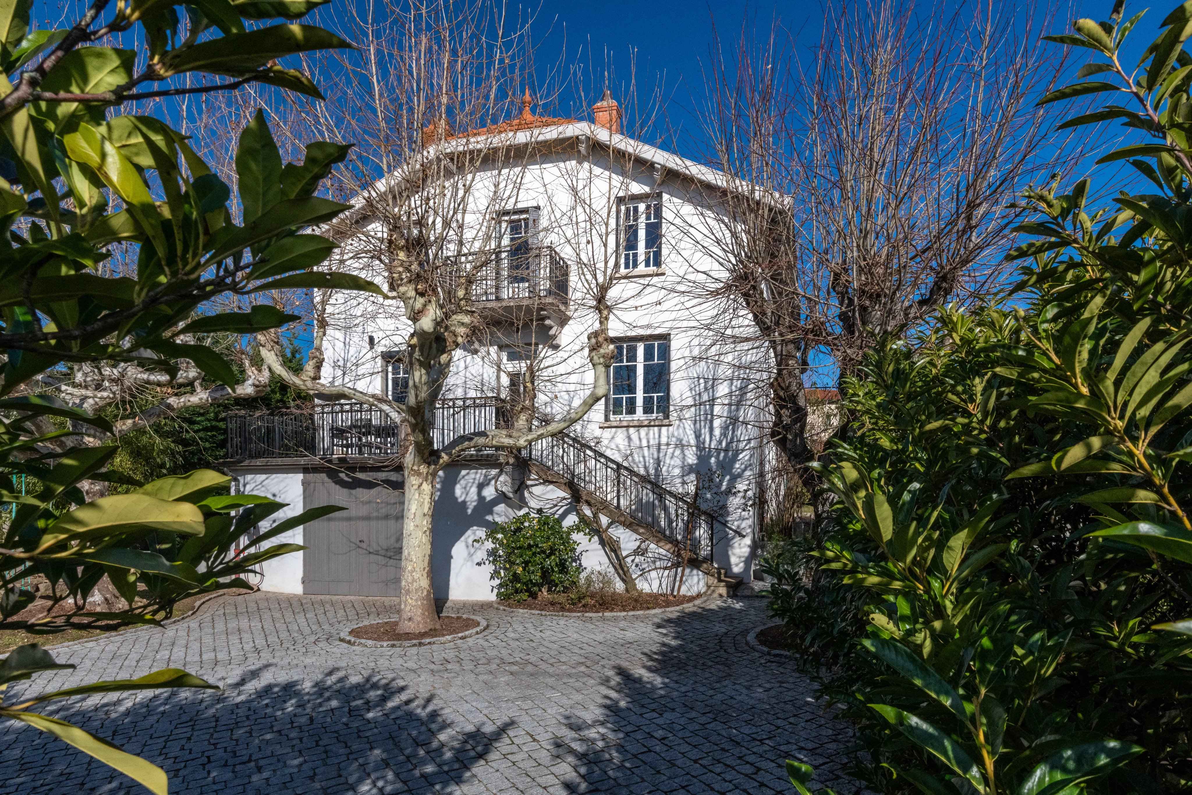 9e8ee4fee09720be58b84d3914bd119d 455e1d3dec 4096 original - Attribut alt par défaut.