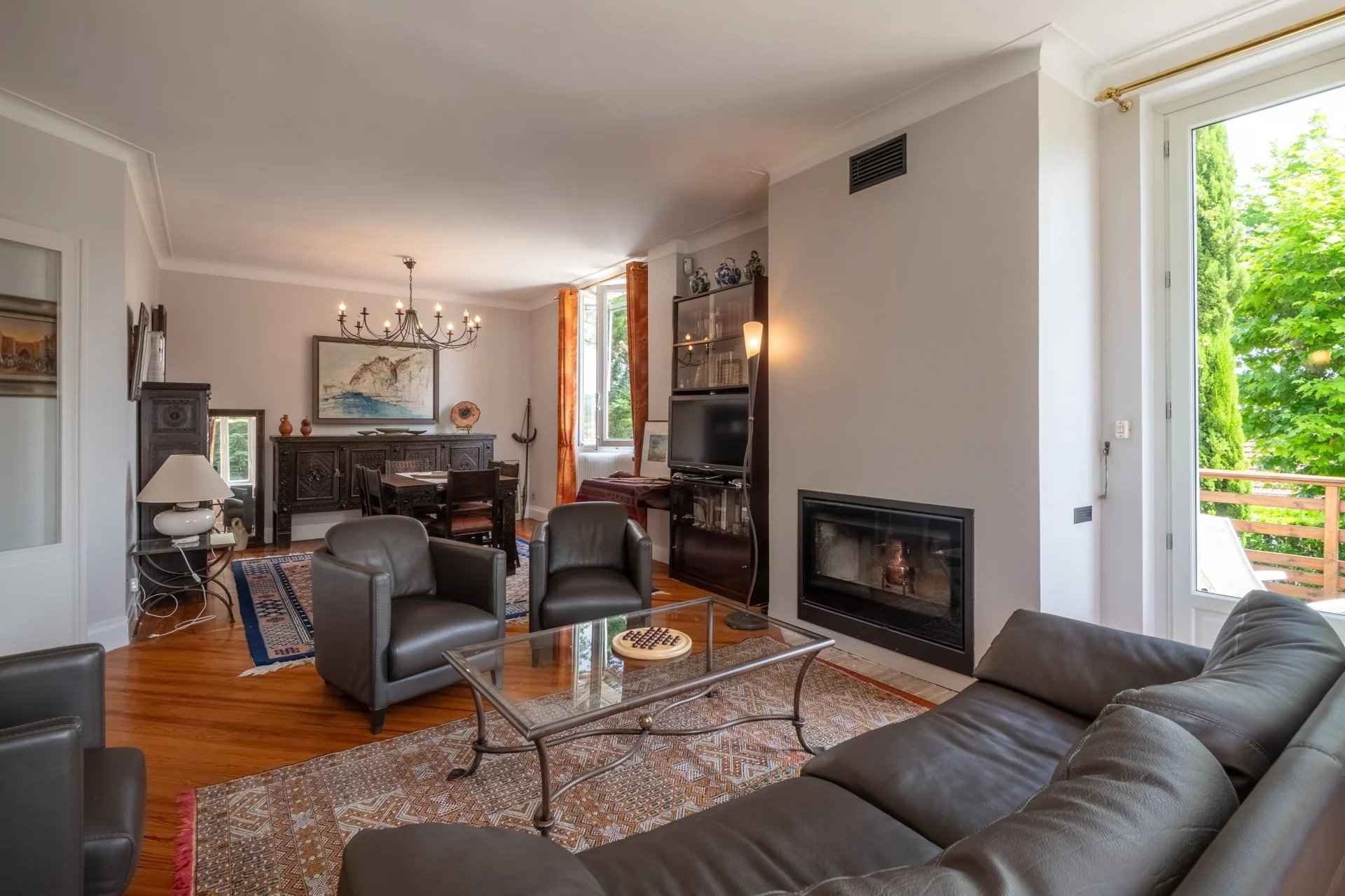 1ce016b72a835514e6d5807e4ae2b6bc bb4b1e309e 1920 original - Attribut alt par défaut.