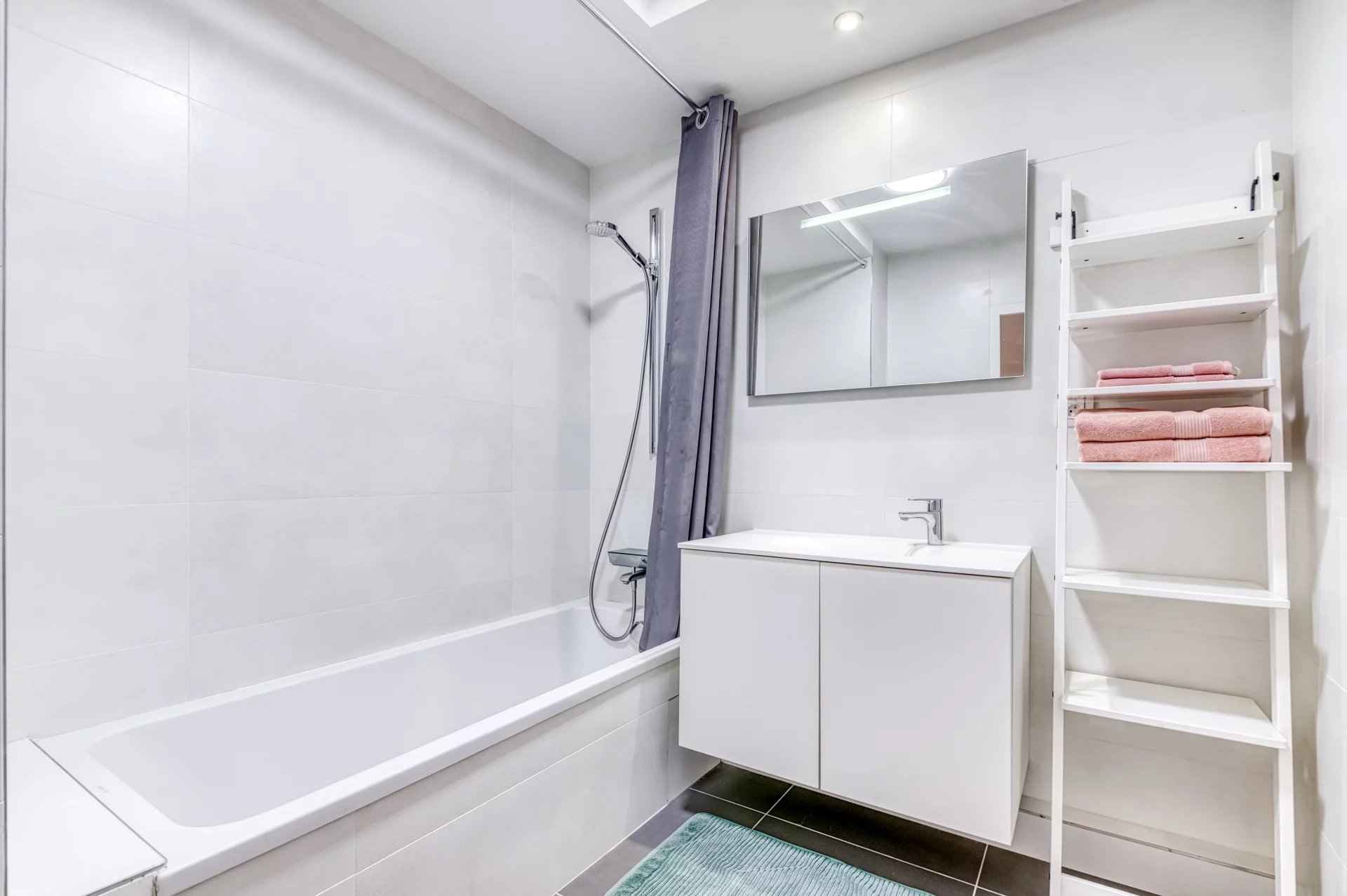 5816afbafb5edea8a5cb16cc399bad9d 68a5f7105f 1920 original - Attribut alt par défaut.