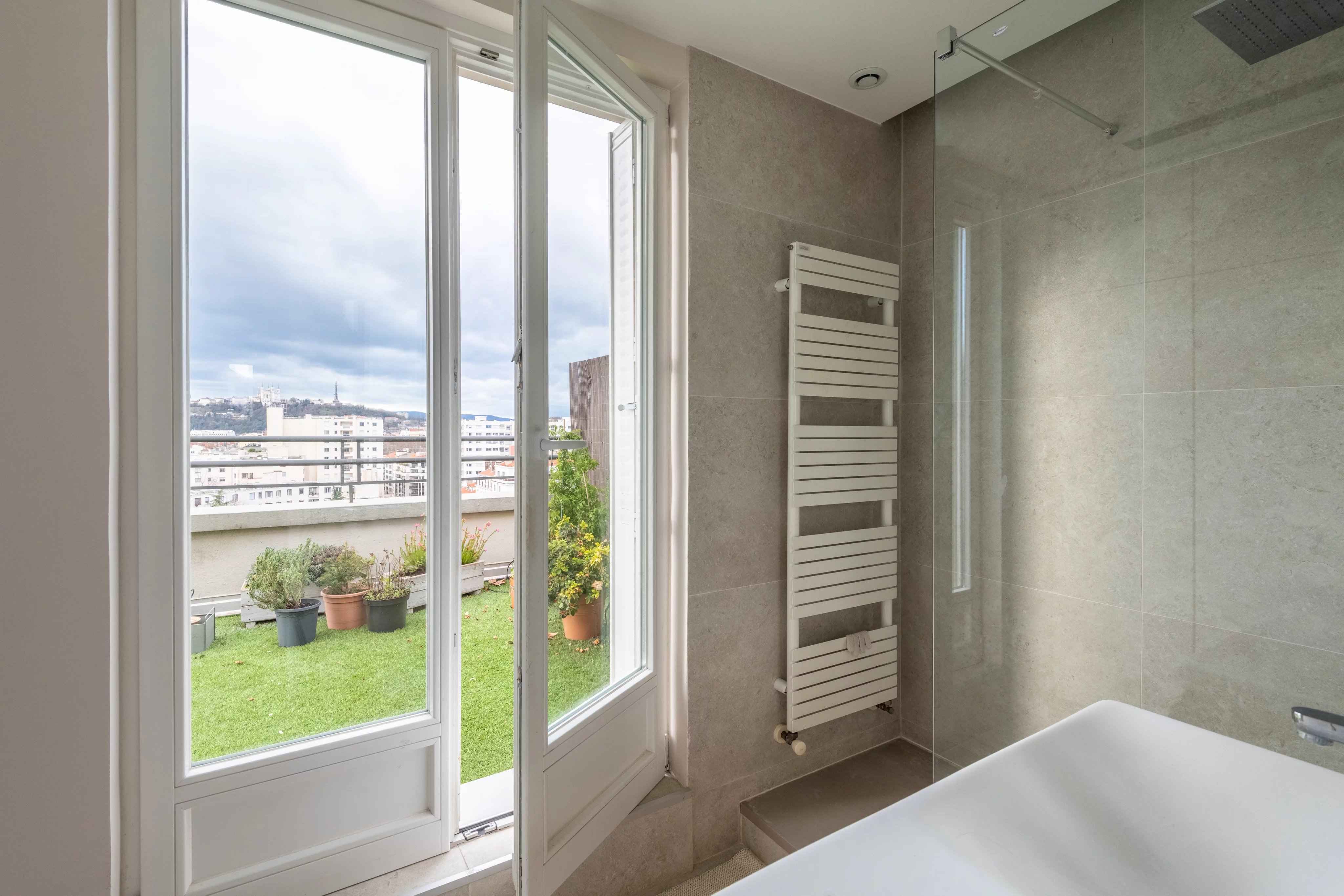 6915dbc655493dbfaf8296d42700e6eb 7afb7bbae5 4096 original - Translation missing: en.helpers.application.image_tag.default_alt