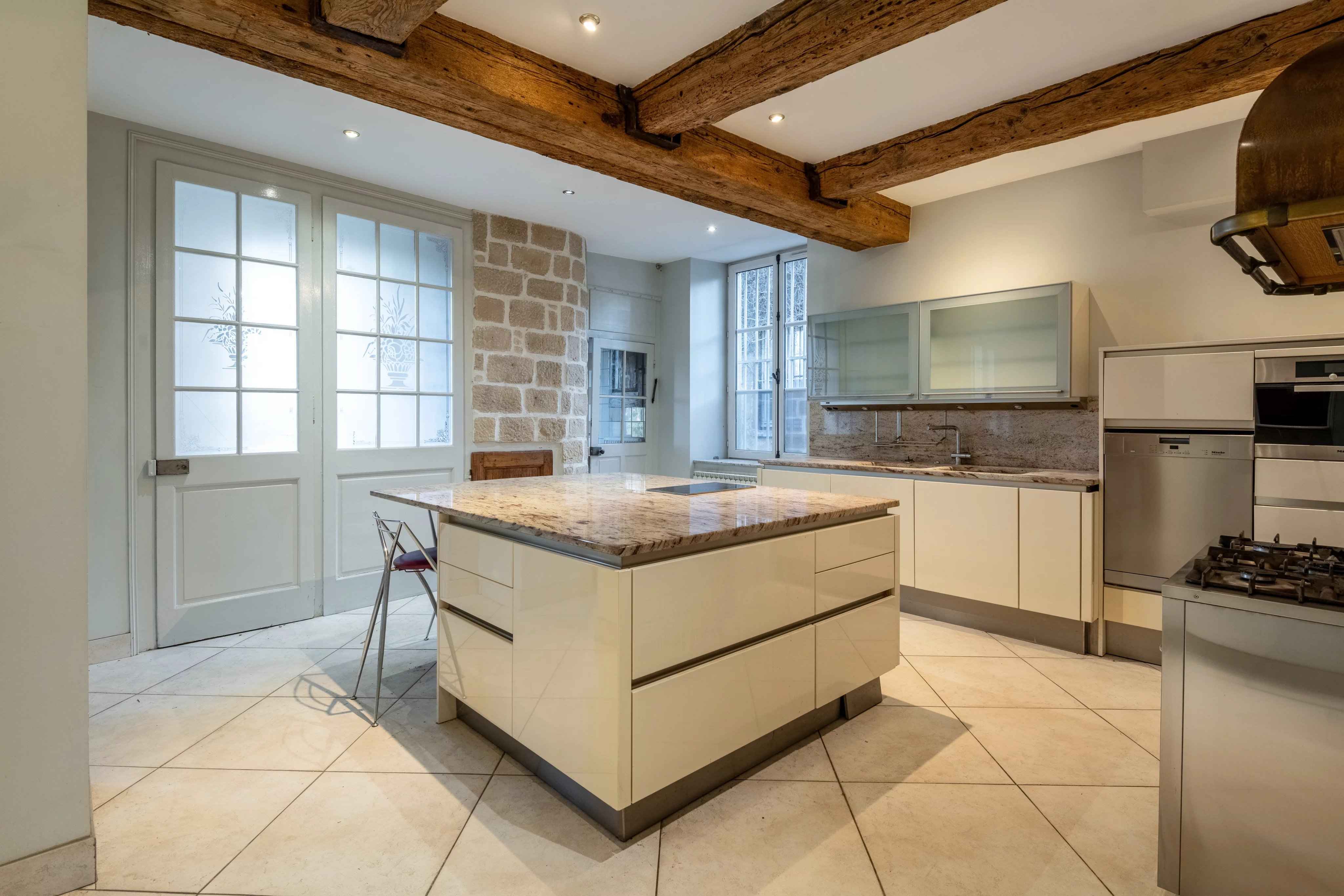 7445fe020f99b44fbffa8a8f9e638e8b 6cb60cefba 4096 original - Translation missing: en.helpers.application.image_tag.default_alt