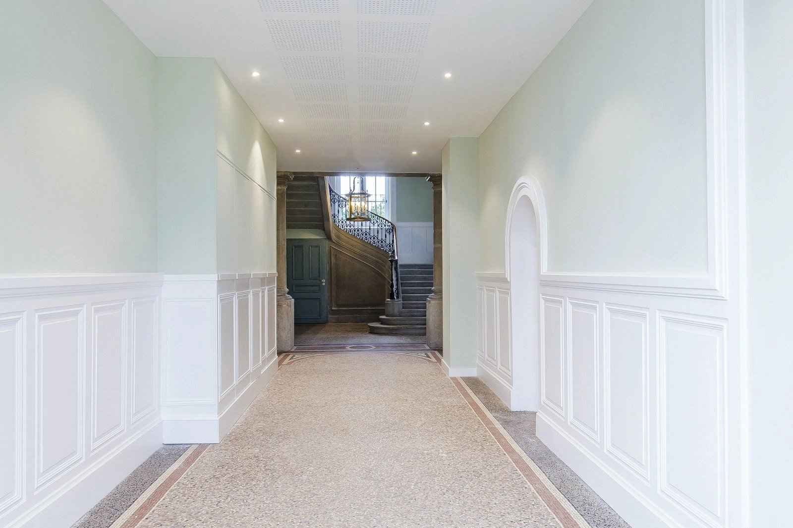 7023de1eff1f68b01d31e30d5a0fa70c 35ca22e1c8 1600 original - Attribut alt par défaut.