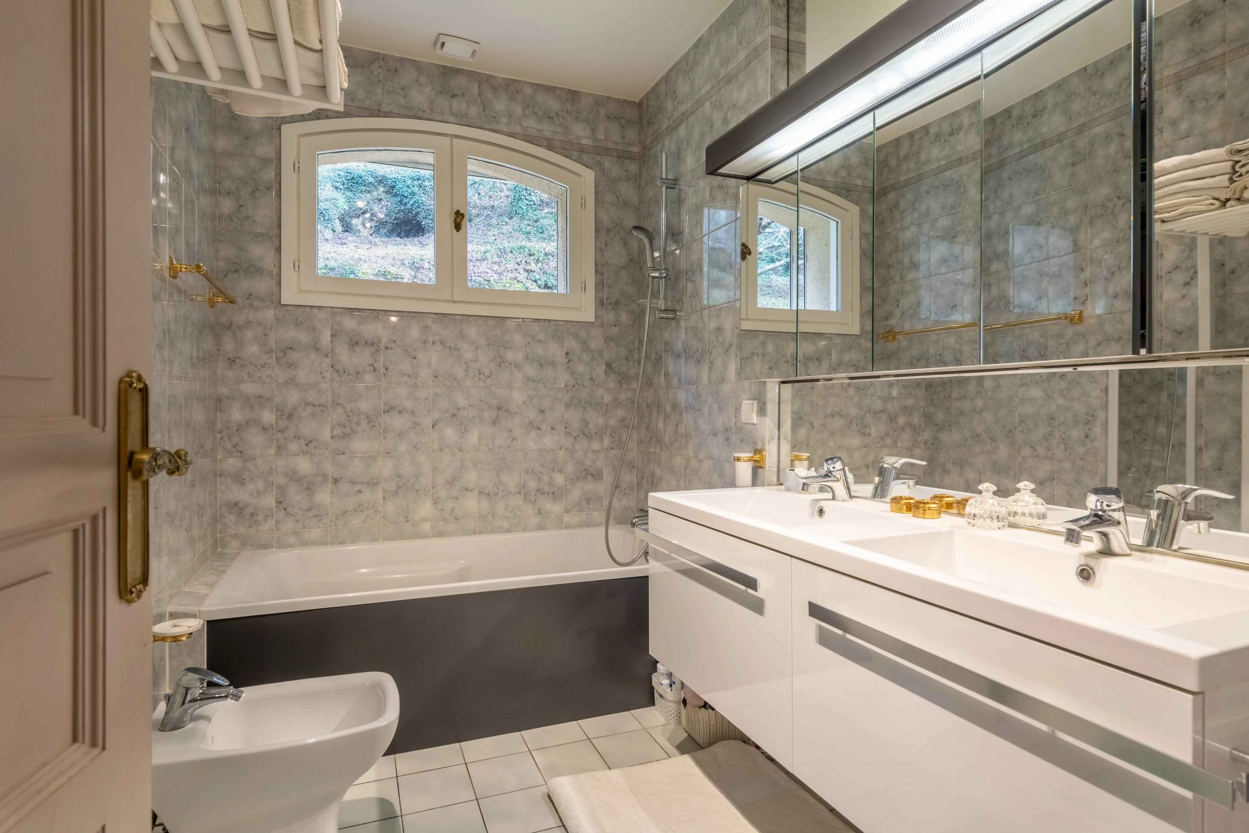 9d123bd364615d204717a112689c0c46 208ab1746e 4096 original - Attribut alt par défaut.