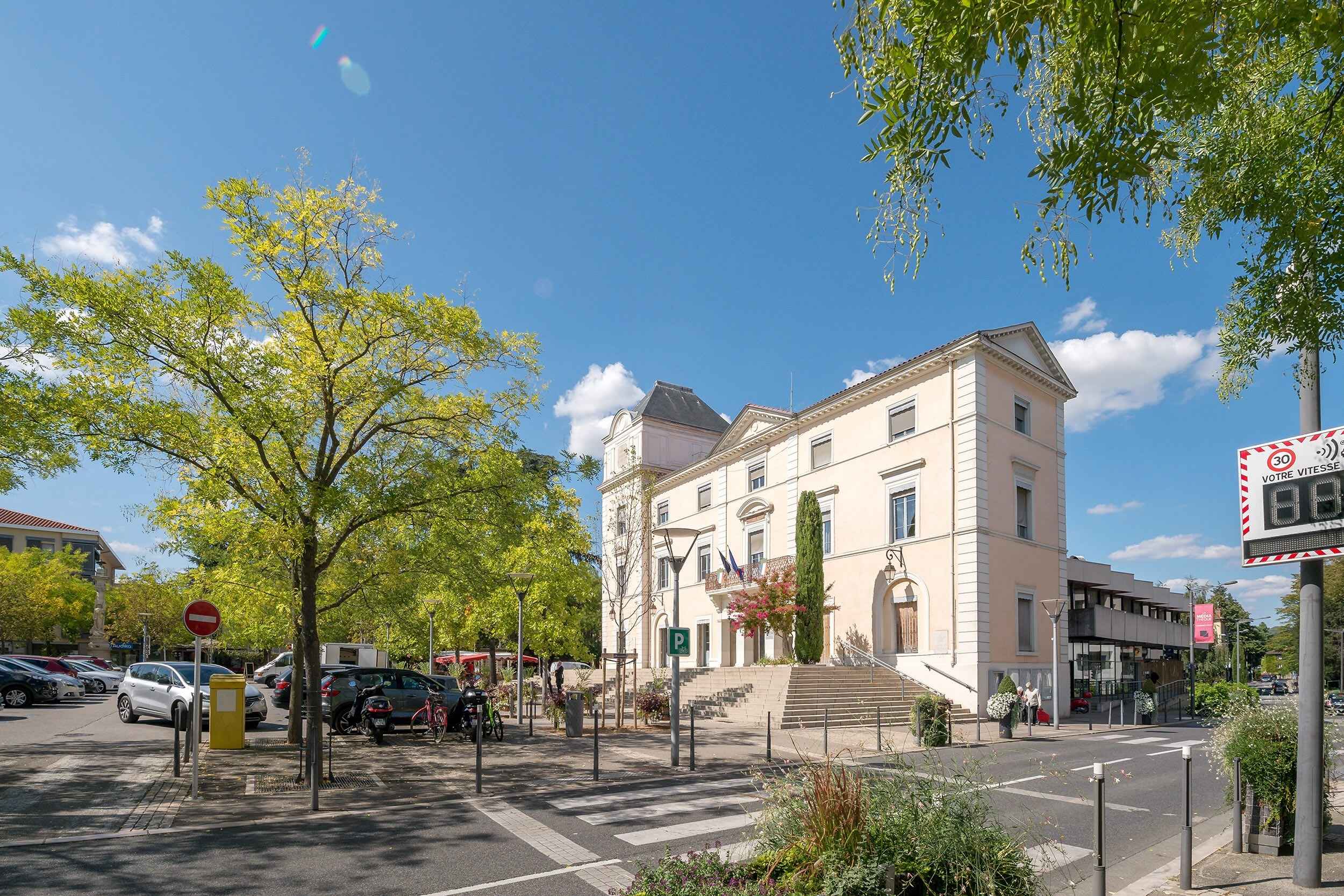 E%cc%81cully 2 - Translation missing: en.helpers.application.image_tag.default_alt