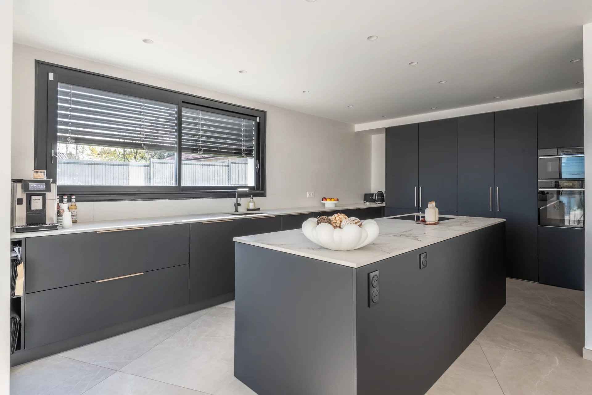 Cf03706566c6a504ad2ebee53f595811 eca64110ea 1920 original - Attribut alt par défaut.