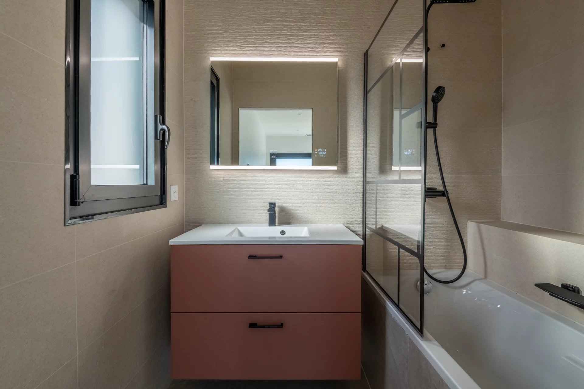 Fb033666a62bd45854a91942a3d2bd16 1d0c837aaf 1920 original - Attribut alt par défaut.