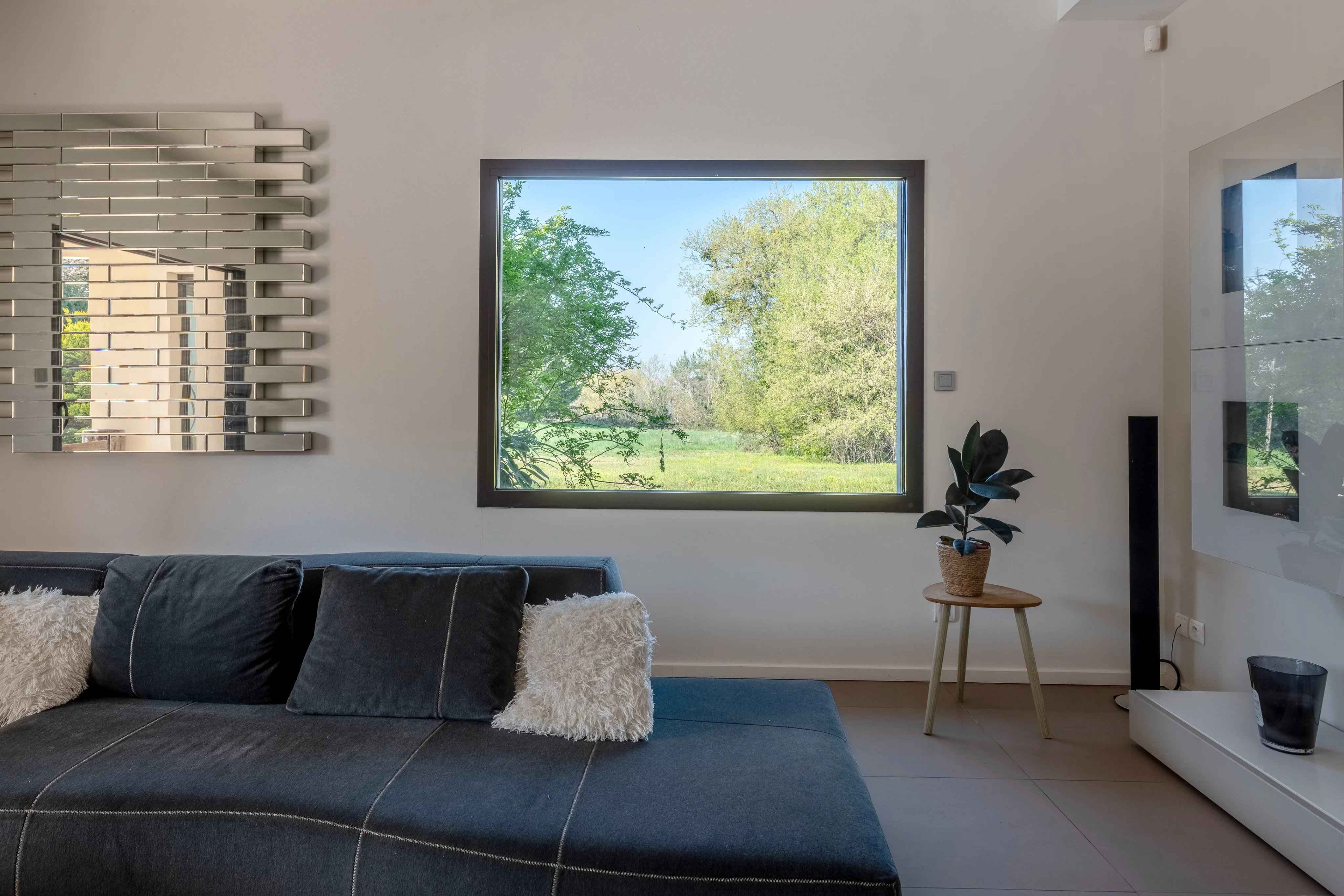 23718b927db41fa283c52d5d5538432e 0b0de487e0 4096 original - Translation missing: en.helpers.application.image_tag.default_alt