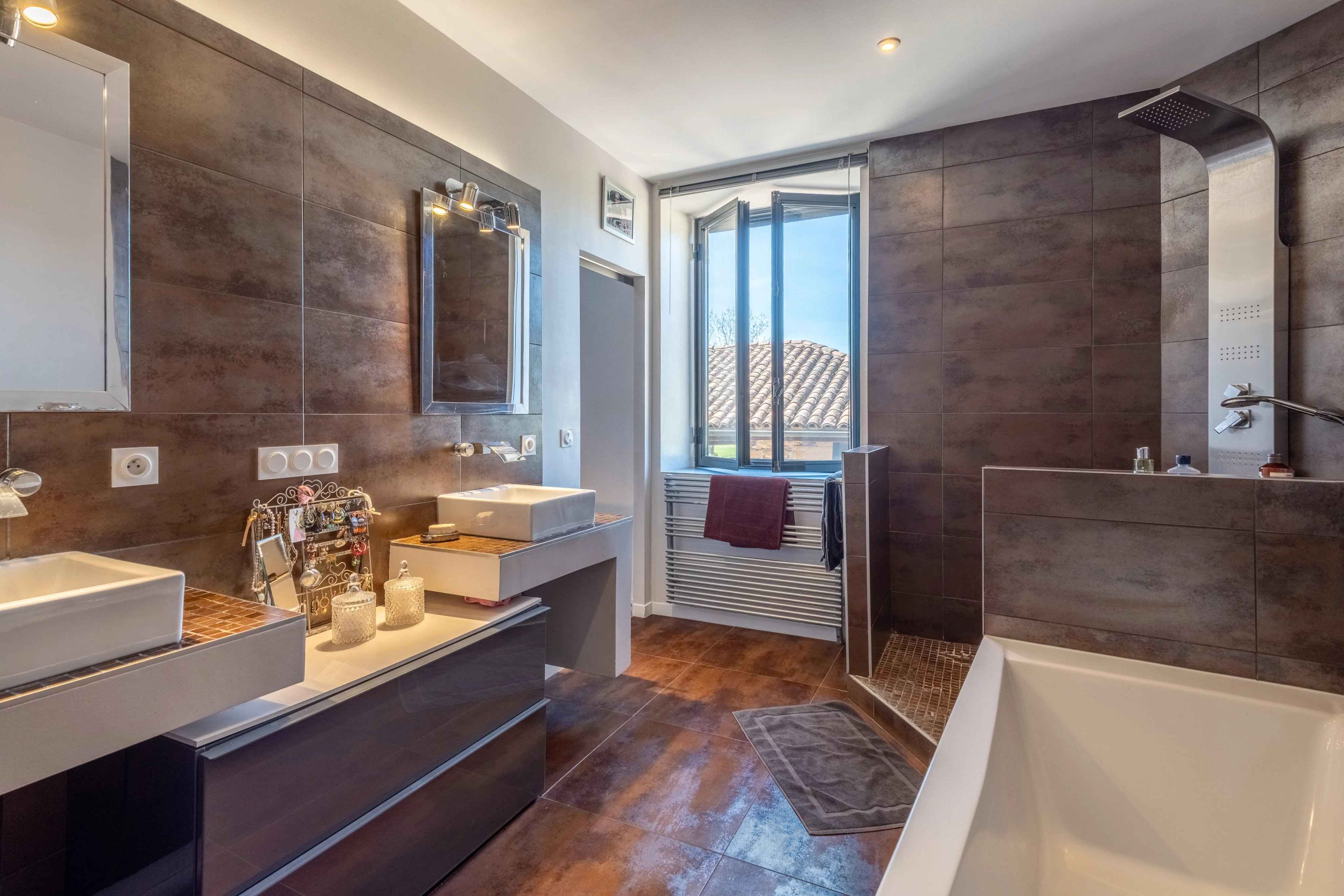 147398d73c2aa3c99838b0eef47ebaf3 7a4b15cd8b 4096 original - Attribut alt par défaut.