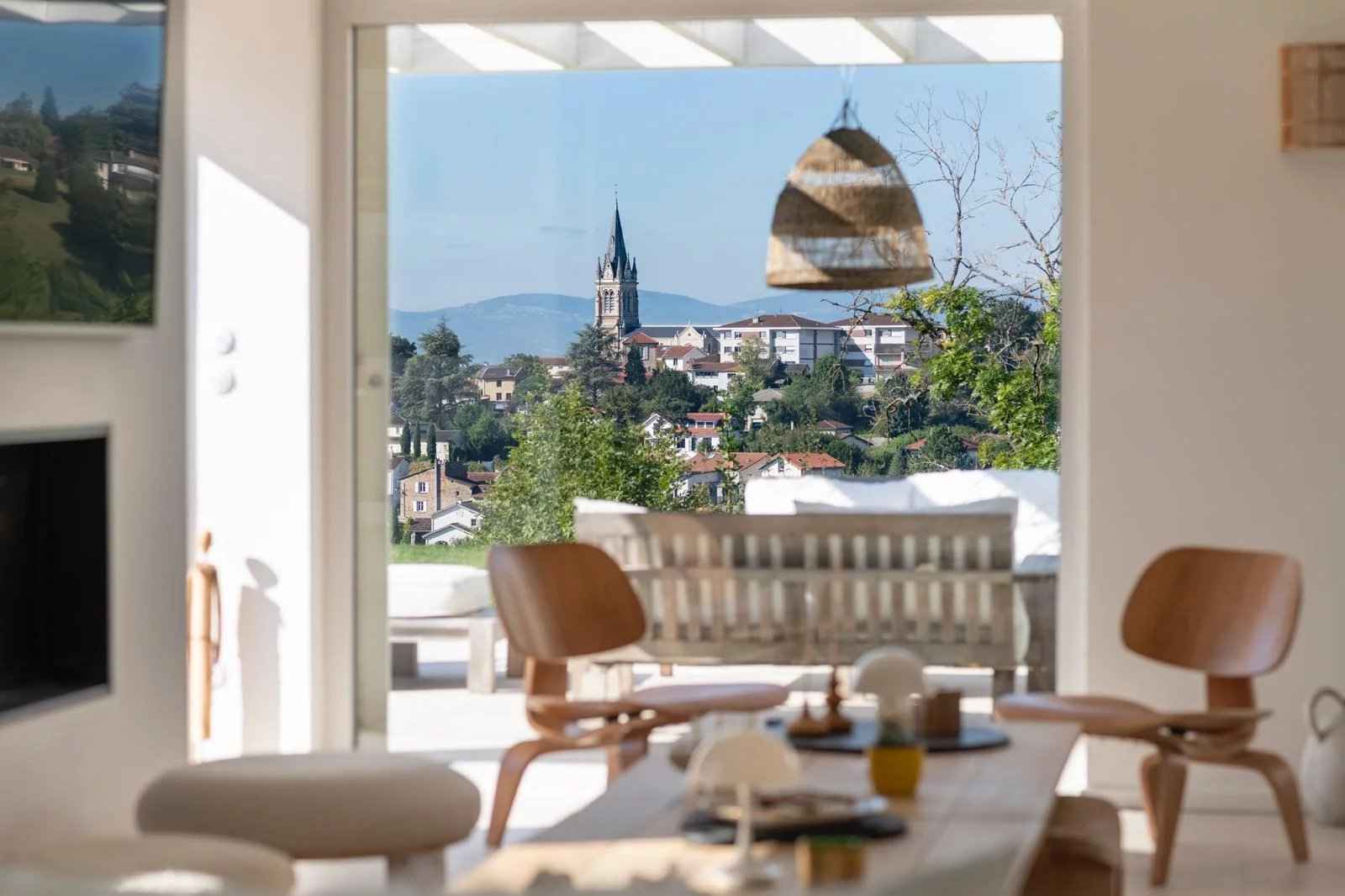 1f9244d6ad110759cb16044866b7c6c4 372aa7d13c 1600 original - Translation missing: en.helpers.application.image_tag.default_alt