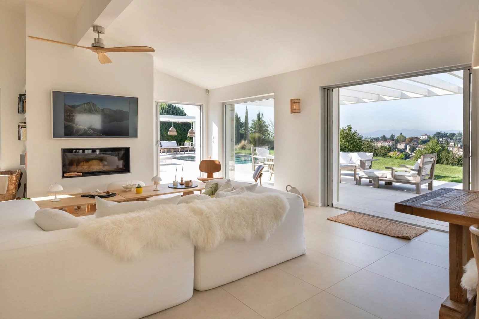 61dd65536d8ac68671d8c0636dbf5389 402d4012e5 1600 original - Translation missing: en.helpers.application.image_tag.default_alt