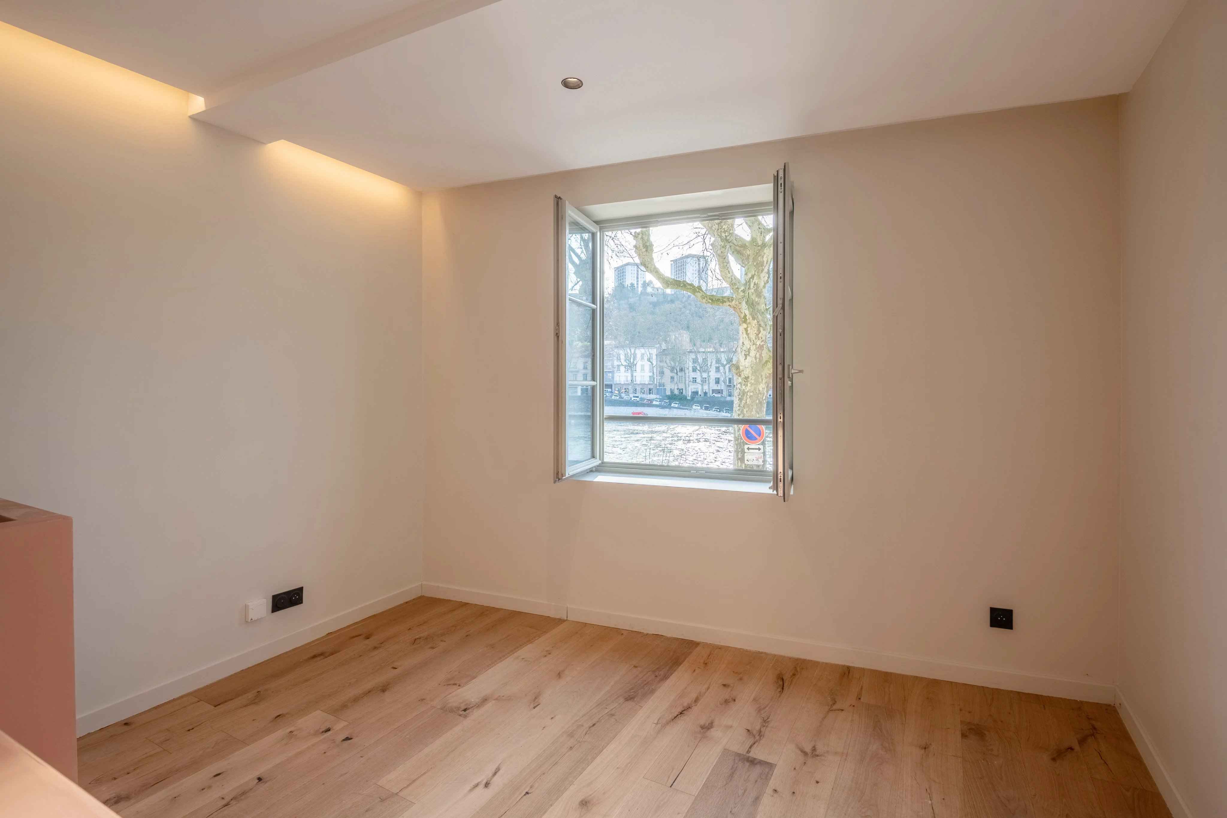 A5fdaffaf5590945f183f7526bef9880 a28078cc7d 4096 original - Attribut alt par défaut.