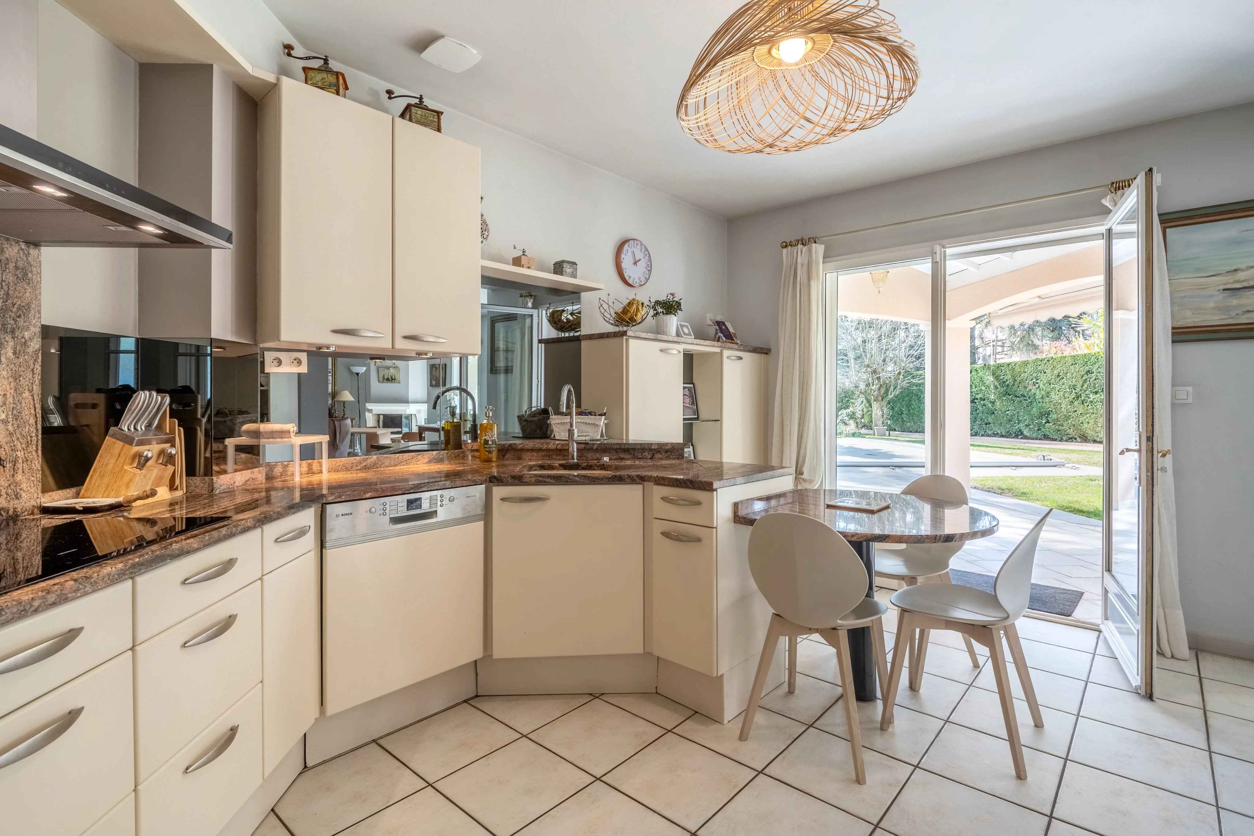 1efe87efbd9379e1297b05c298331d85 a0c2a1189c 4096 original - Translation missing: en.helpers.application.image_tag.default_alt