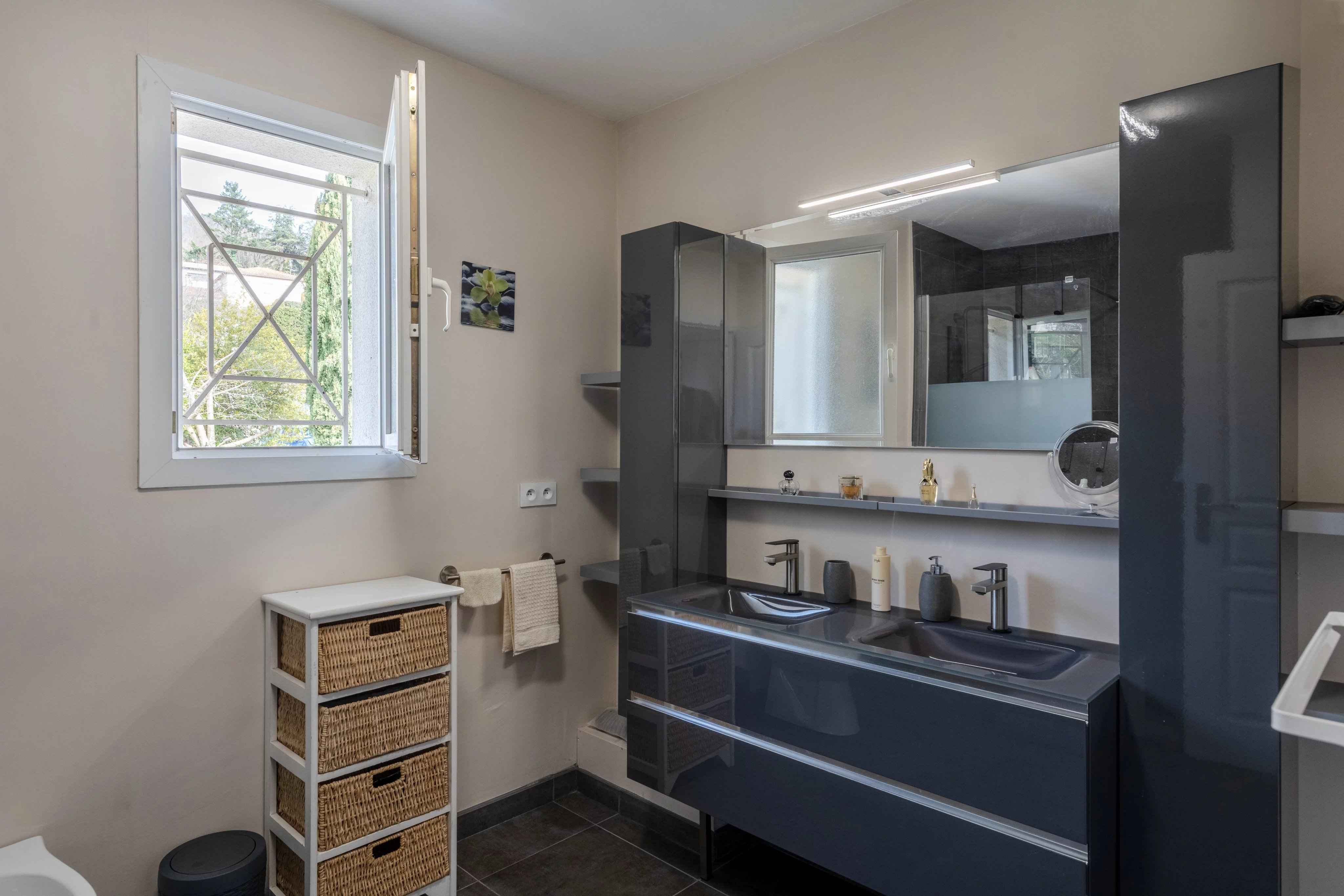 3b56627ca4e9a6f1ca2dbb6c5f306dad 76e24a24fb 4096 original - Translation missing: en.helpers.application.image_tag.default_alt