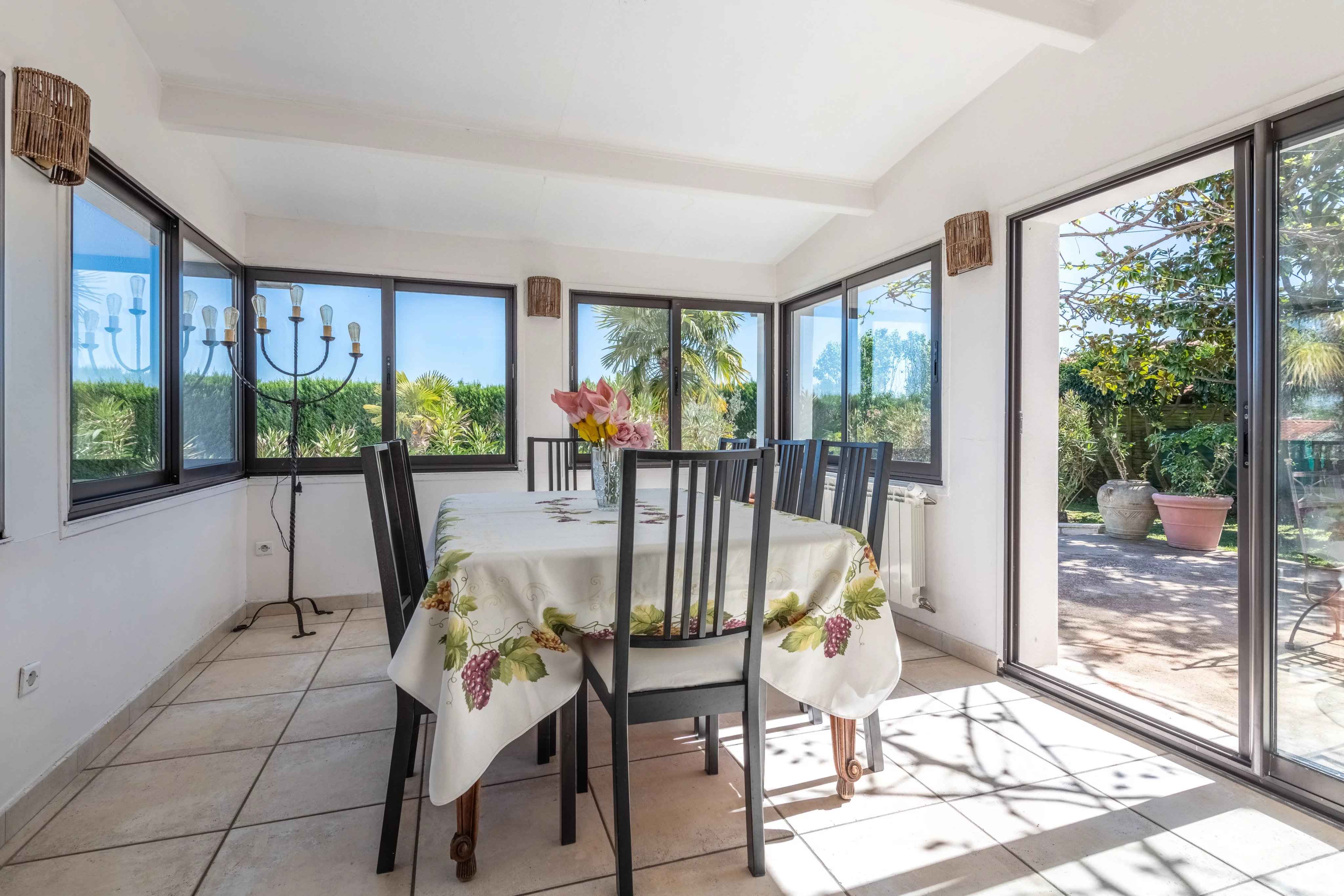 2fd4603298a3406d86fd9d9bf0ff618c 61d98e3c24 4096 original - Attribut alt par défaut.