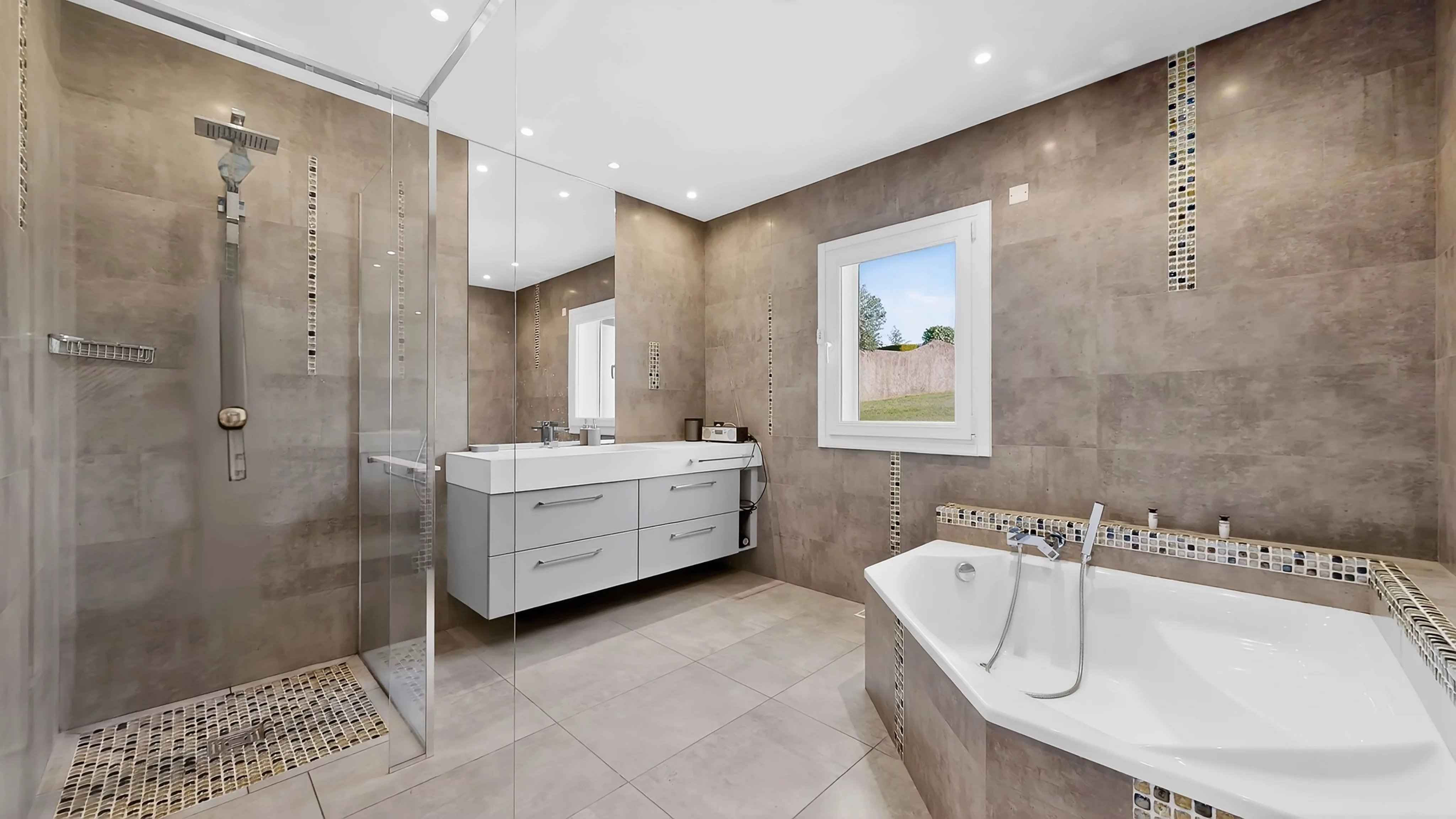 Fcdb20779ac260195efc4dd01651f990 df38395ddd 4096 original - Translation missing: en.helpers.application.image_tag.default_alt